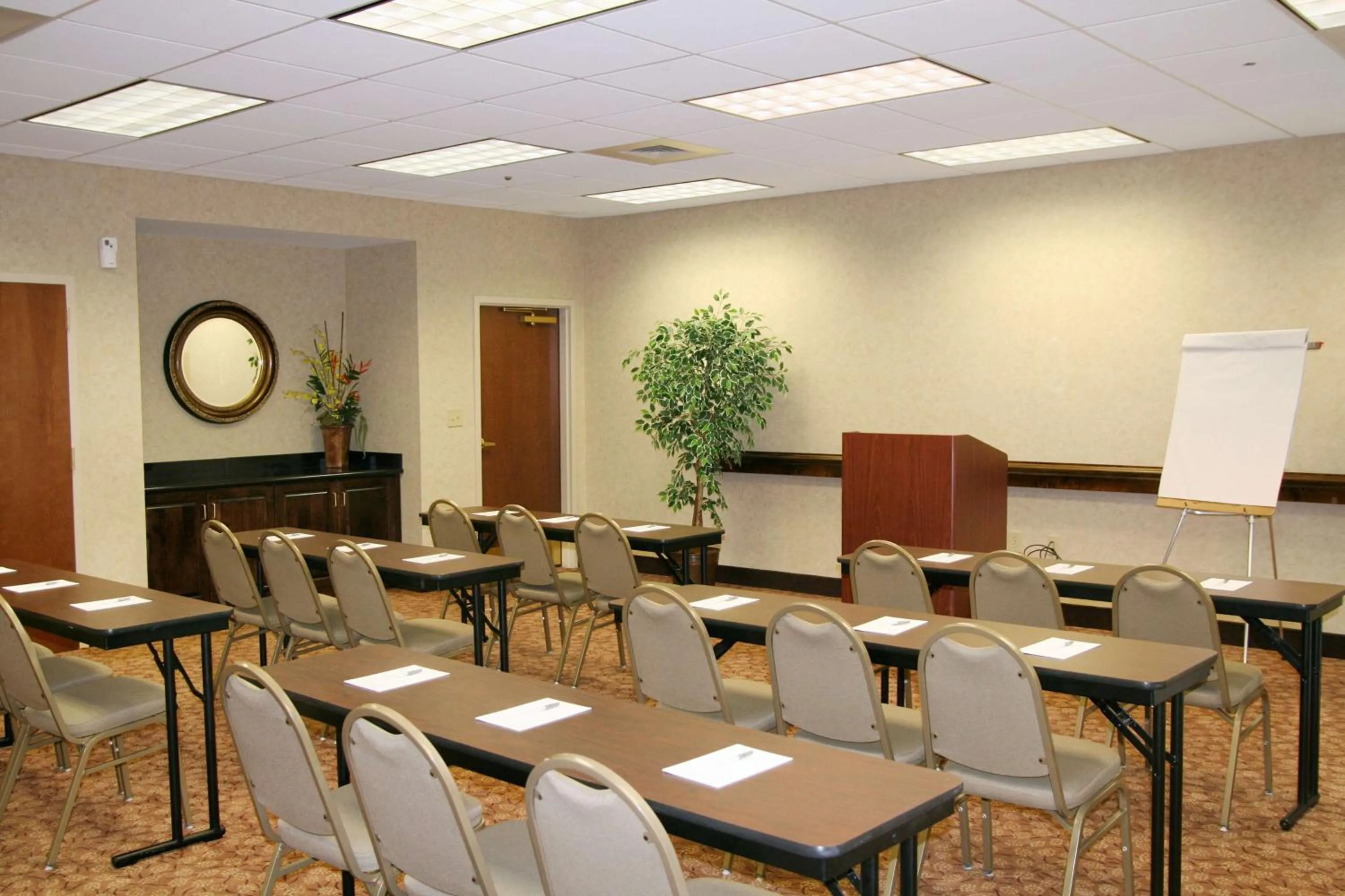 Meeting/conference room in Hampton Inn Spring Lake Fayetteville