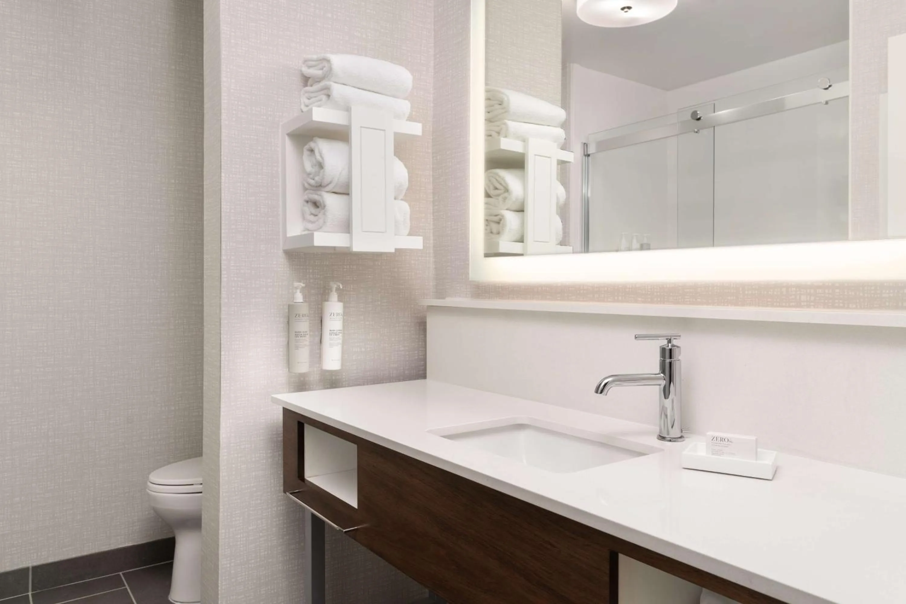 Bathroom in Hampton Inn Spring Lake Fayetteville