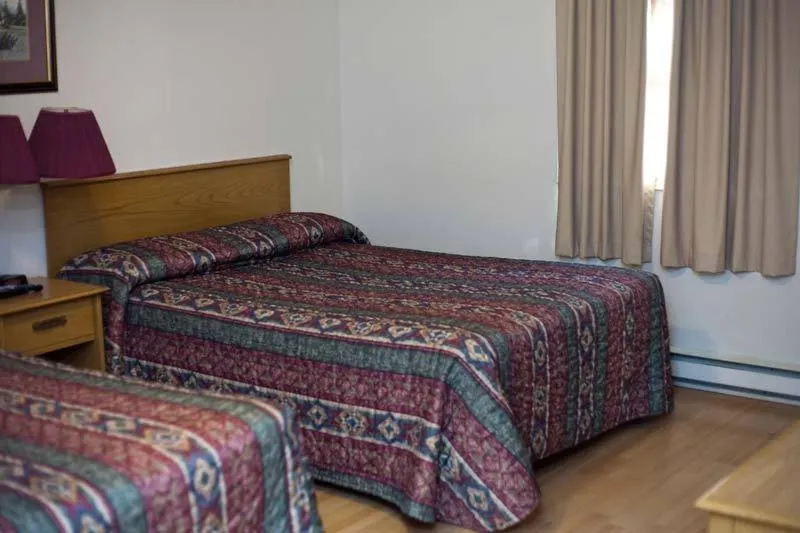 Bed in Clansman Motel