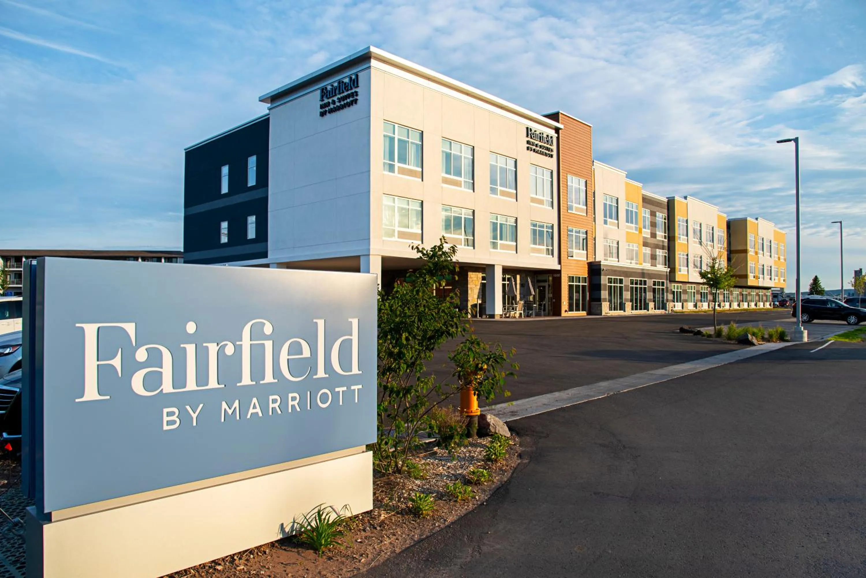 Parking in Fairfield Inn & Suites By Marriott Duluth Waterfront