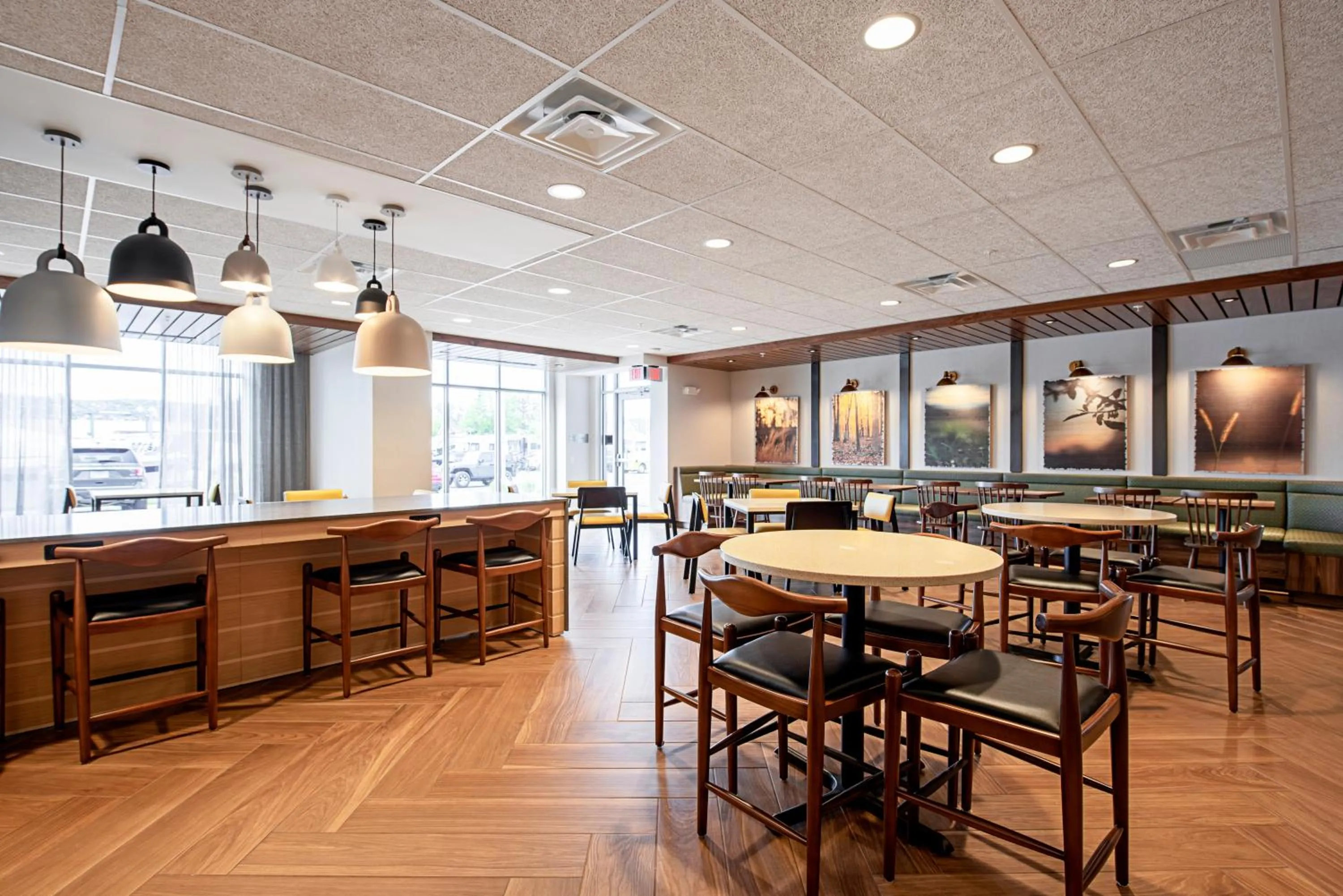 Breakfast in Fairfield Inn & Suites By Marriott Duluth Waterfront