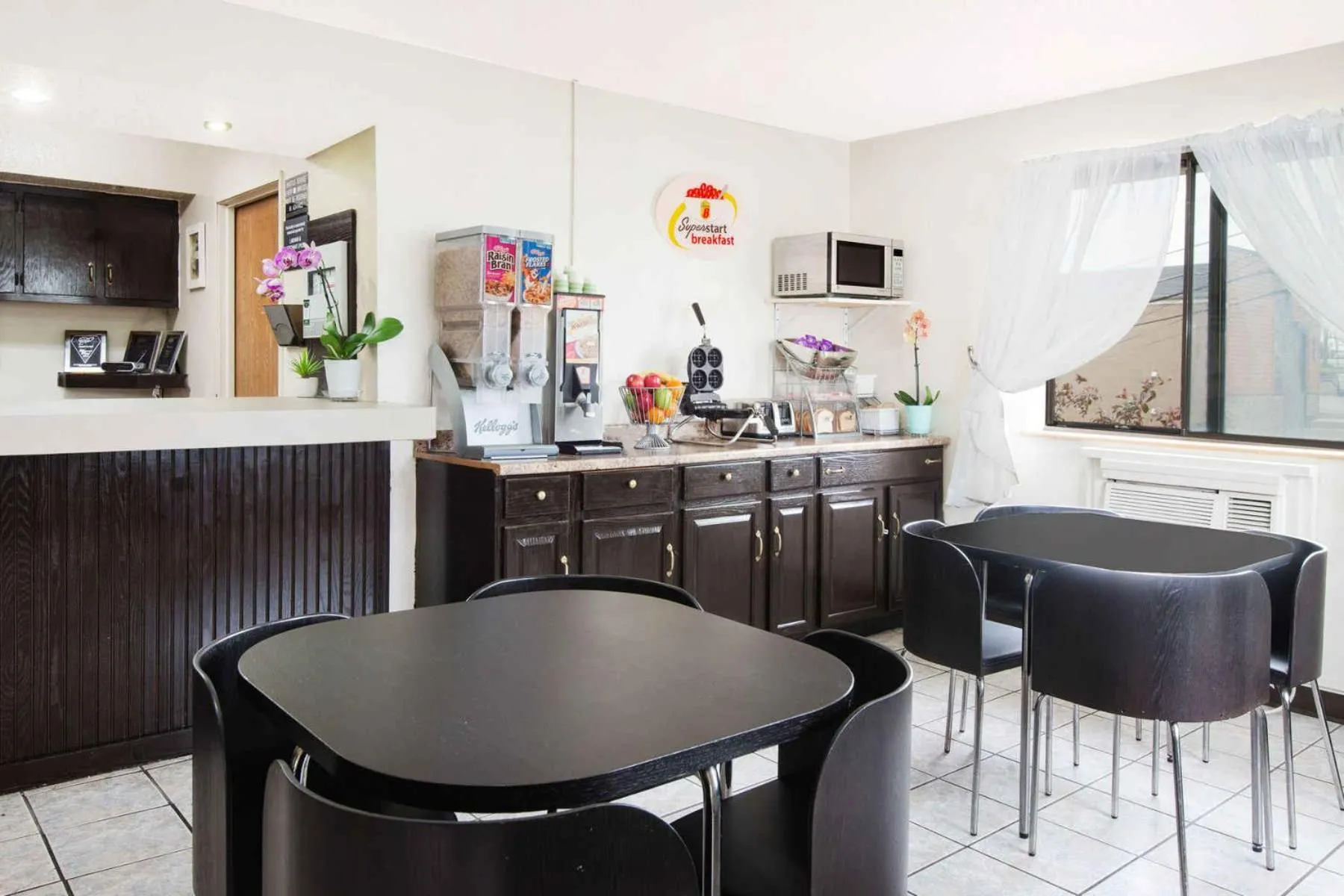 Super 8 by Wyndham Pittsburgh PA Airport-University Area