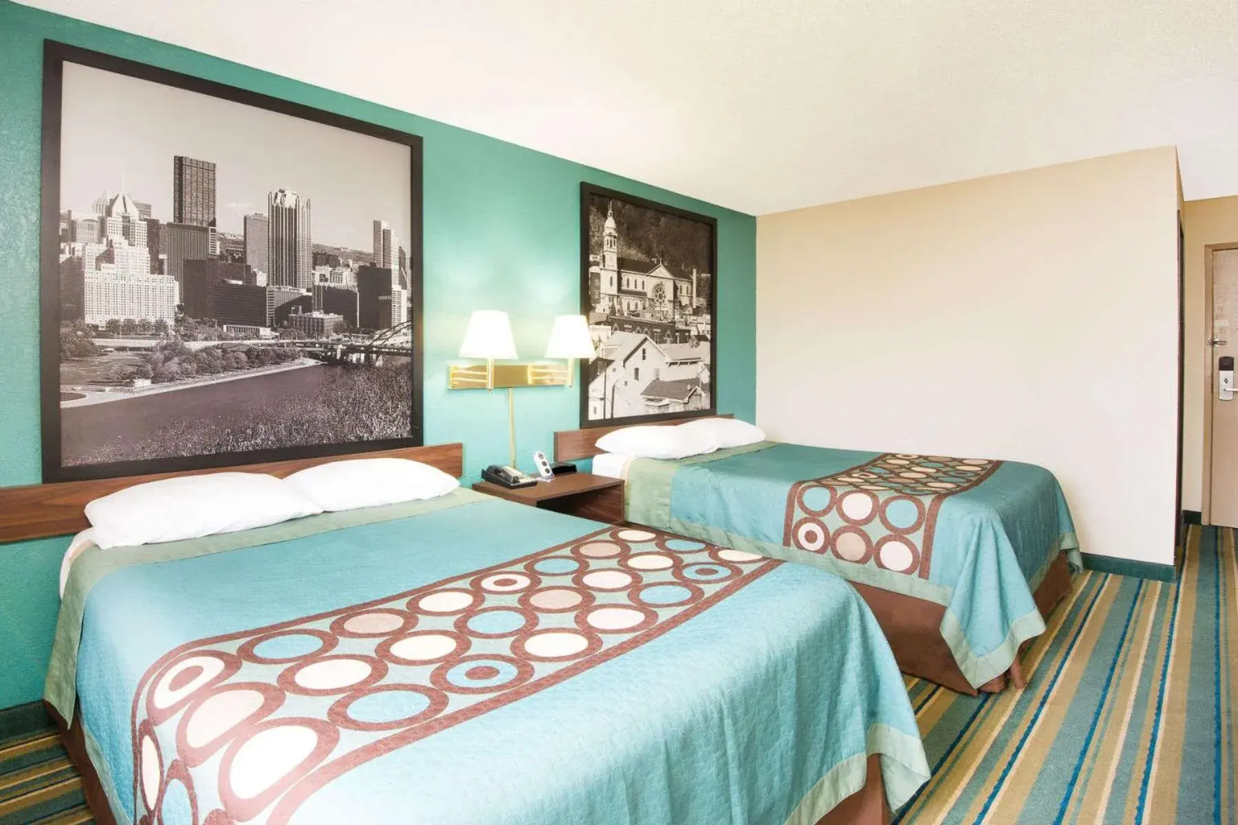 Deluxe Double Room with Two Double Beds - Non-Smoking in Super 8 by Wyndham Pittsburgh PA Airport-University Area Deluxe Double Room with Two Double Beds - Non-Smoking in Super 8 by Wyndham Pittsburgh PA Airport-University Area