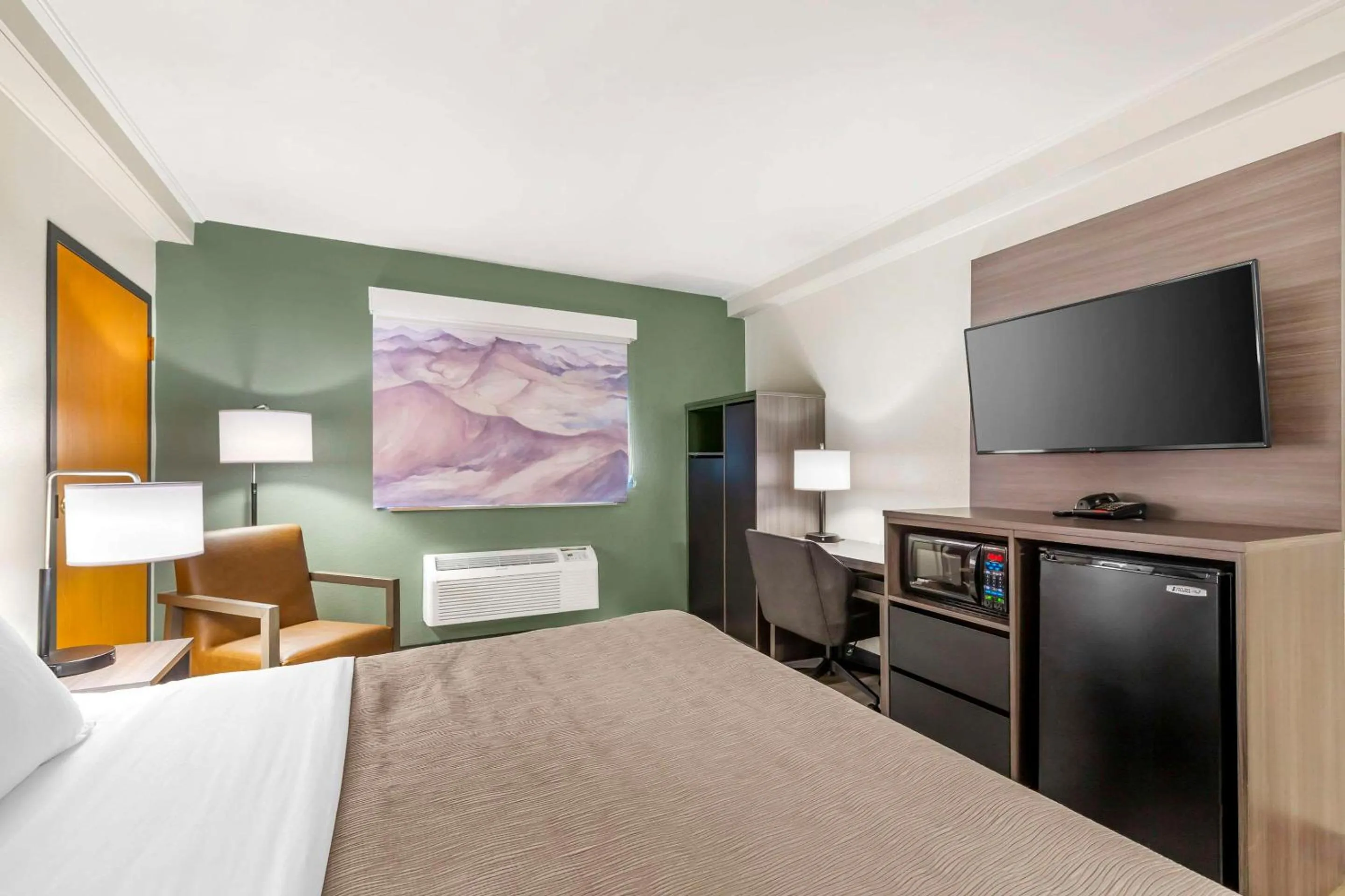 Bed in Quality Inn Hamilton Bitterroot Valley