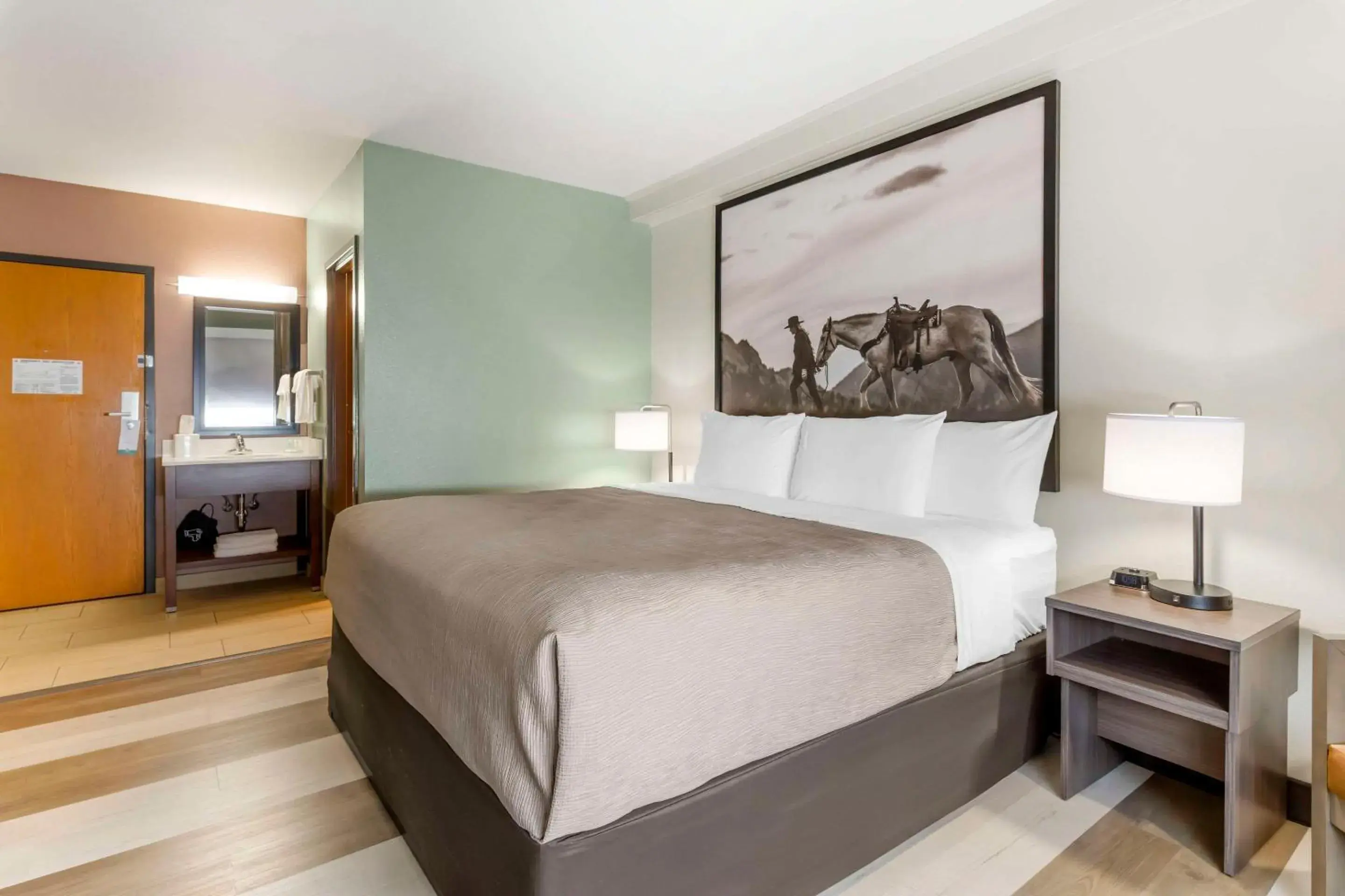 King Room - Non-Smoking in Quality Inn Hamilton Bitterroot Valley King Room - Non-Smoking in Quality Inn Hamilton Bitterroot Valley