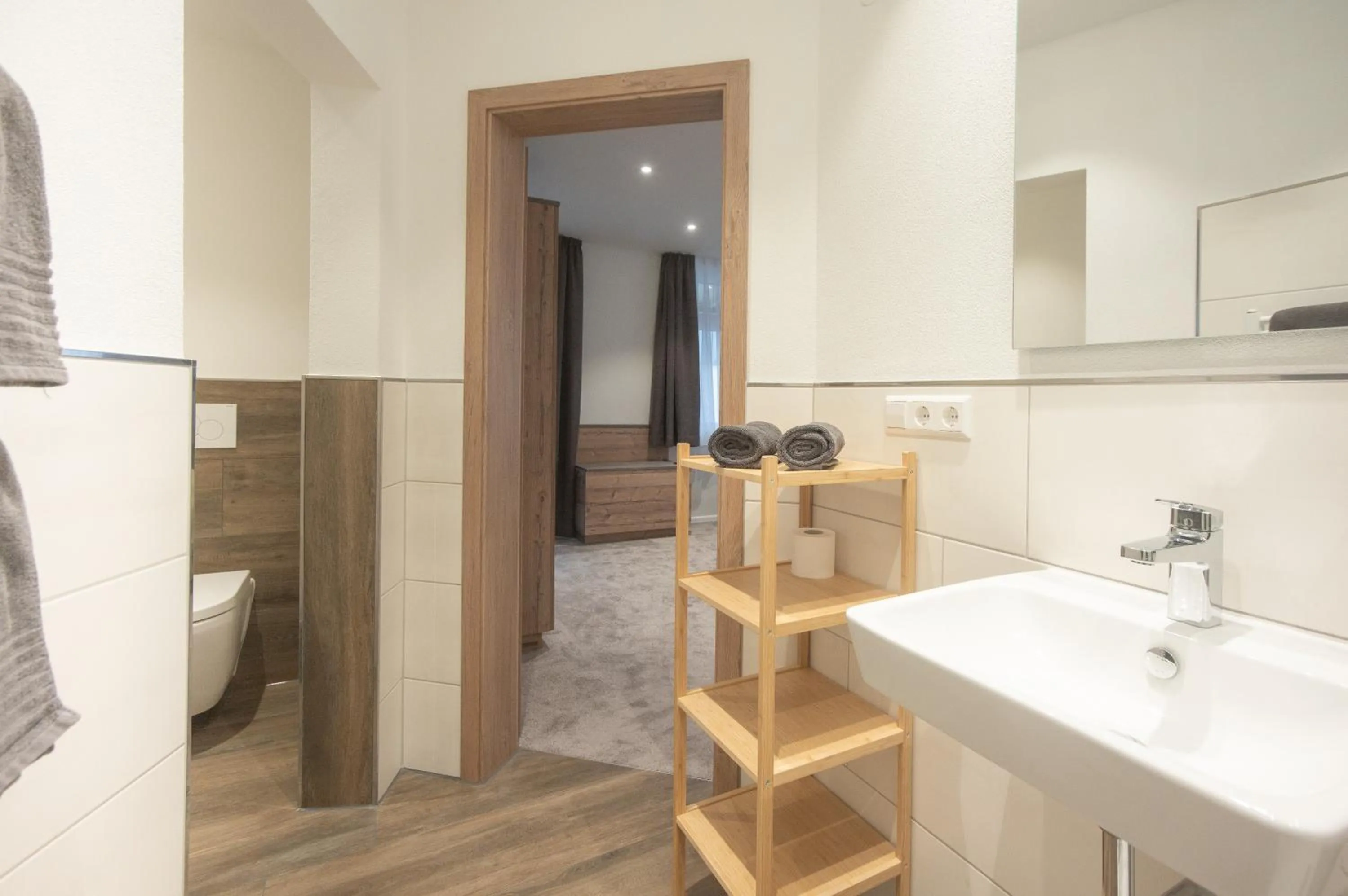 Toilet in Hotel dasZimmermann