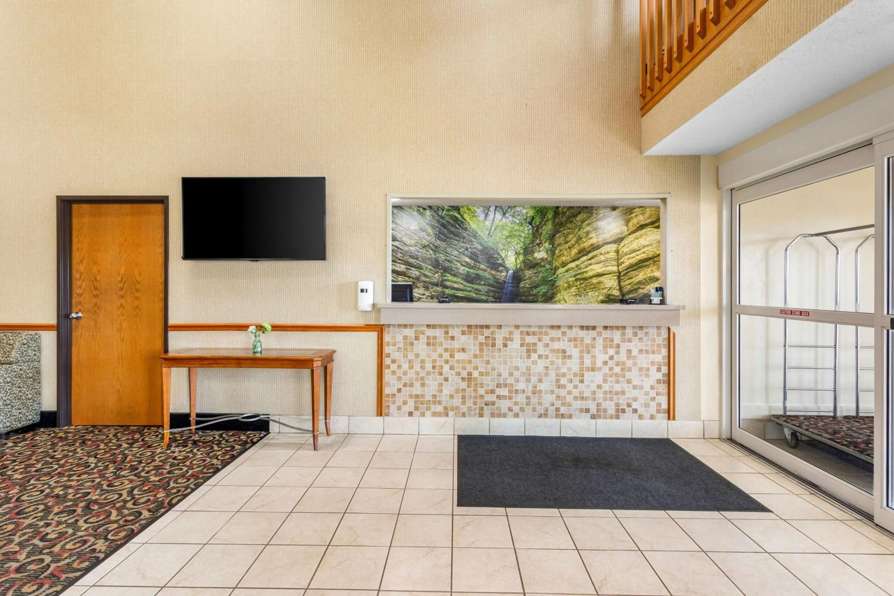 Lobby or reception in Best Western Oglesby Inn