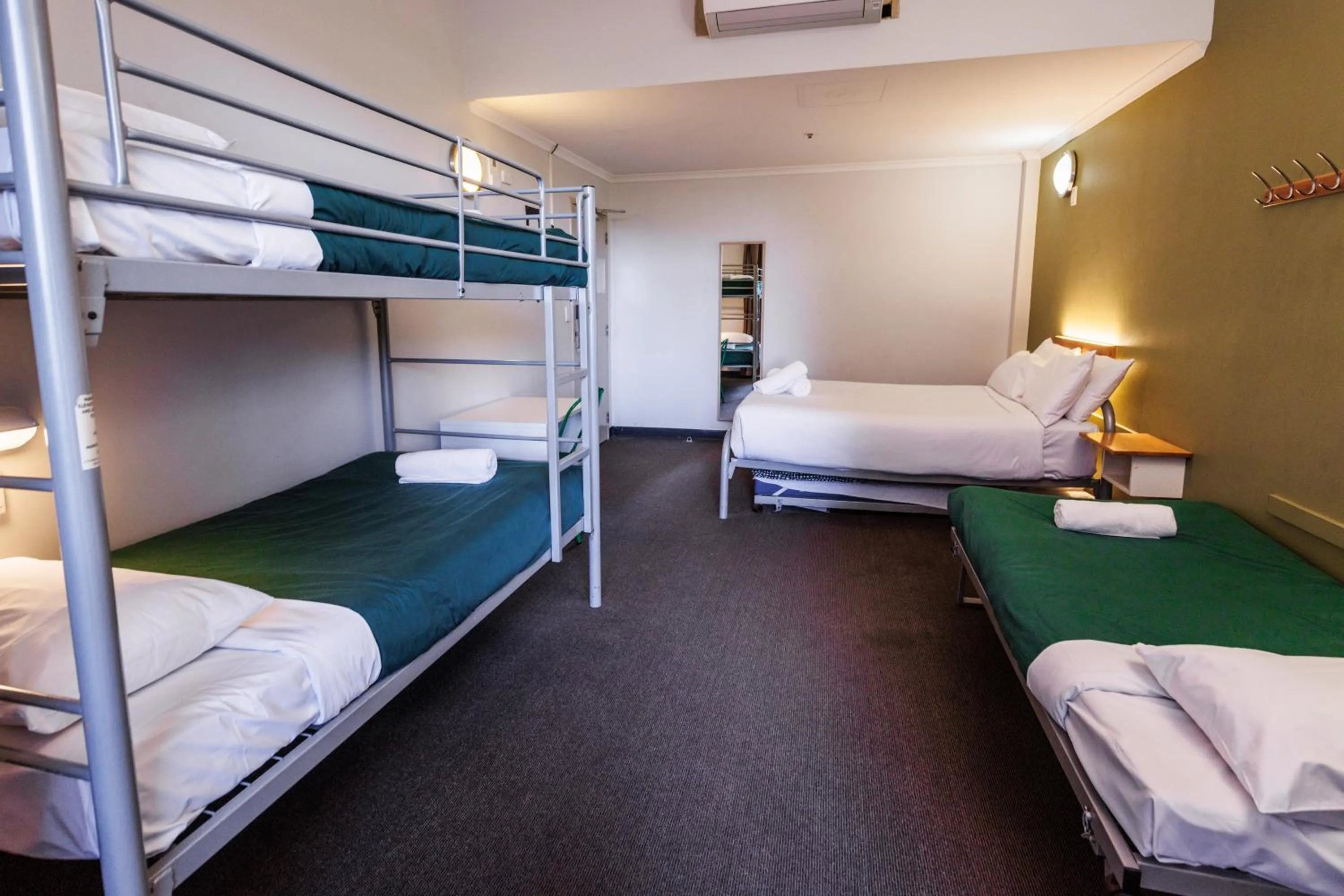 Bed in YHA Adelaide Central