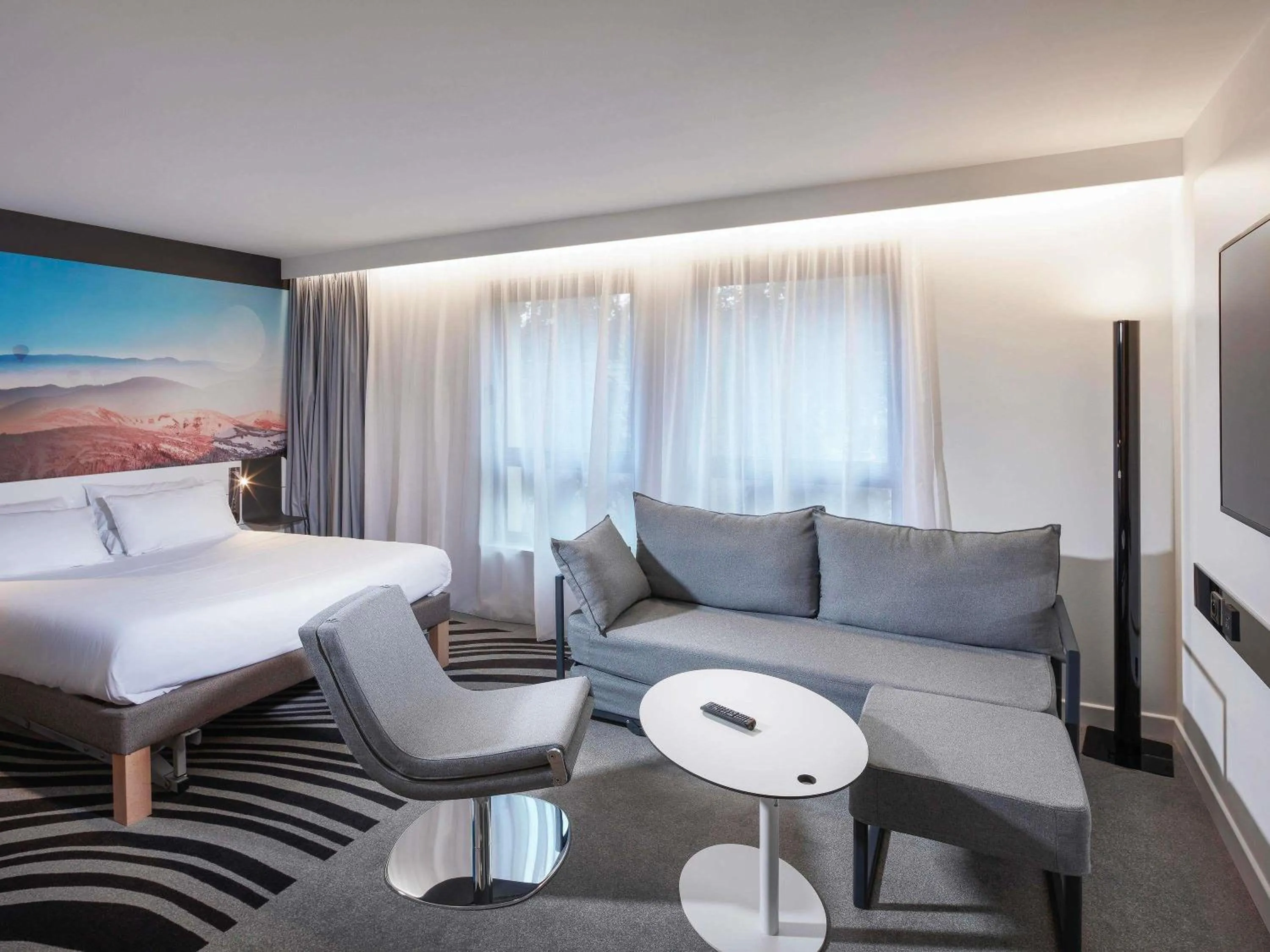 Superior Queen Suite with Sofa Bed in Novotel Suites Colmar Centre