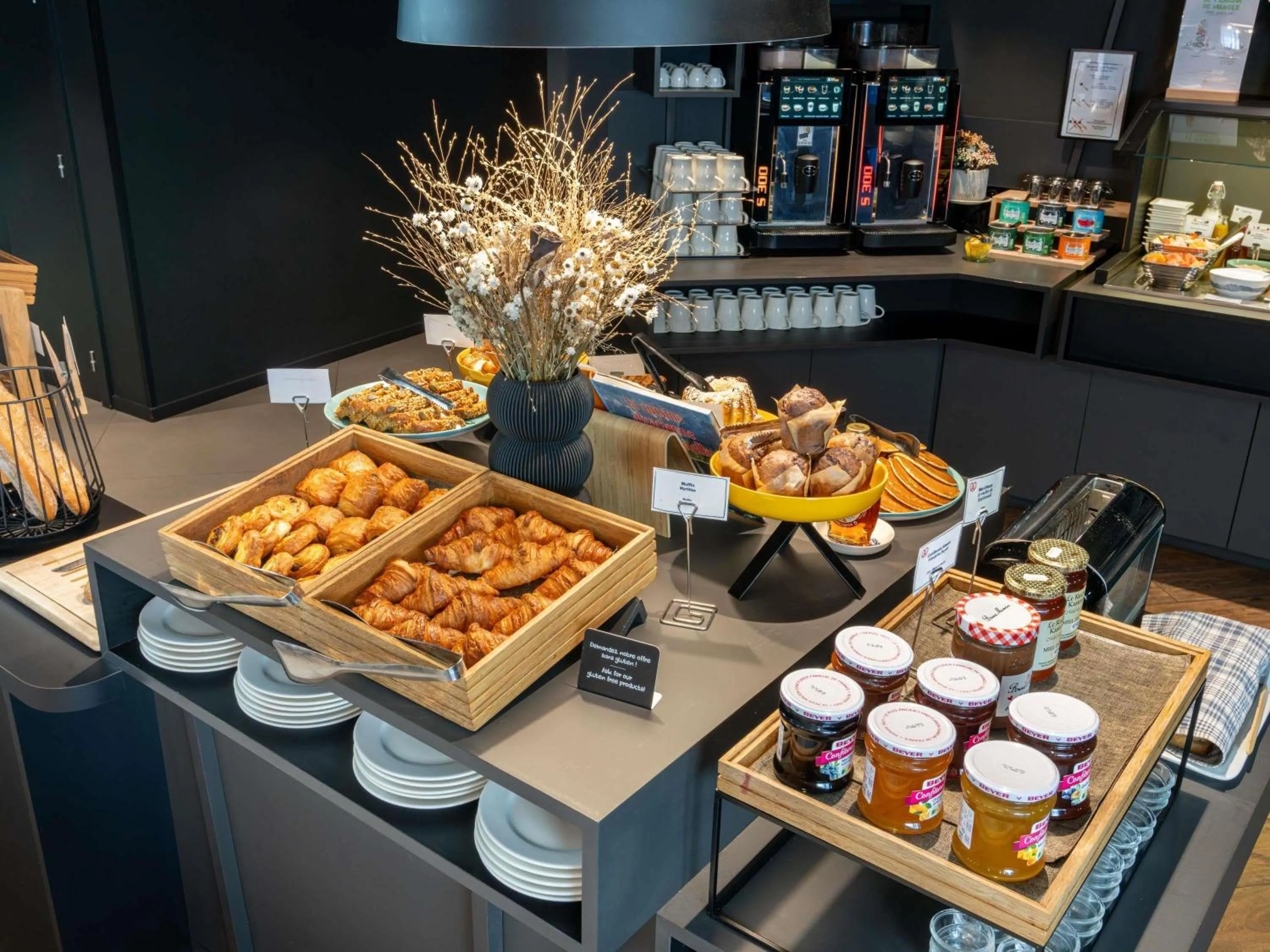 Breakfast in Novotel Suites Colmar Centre