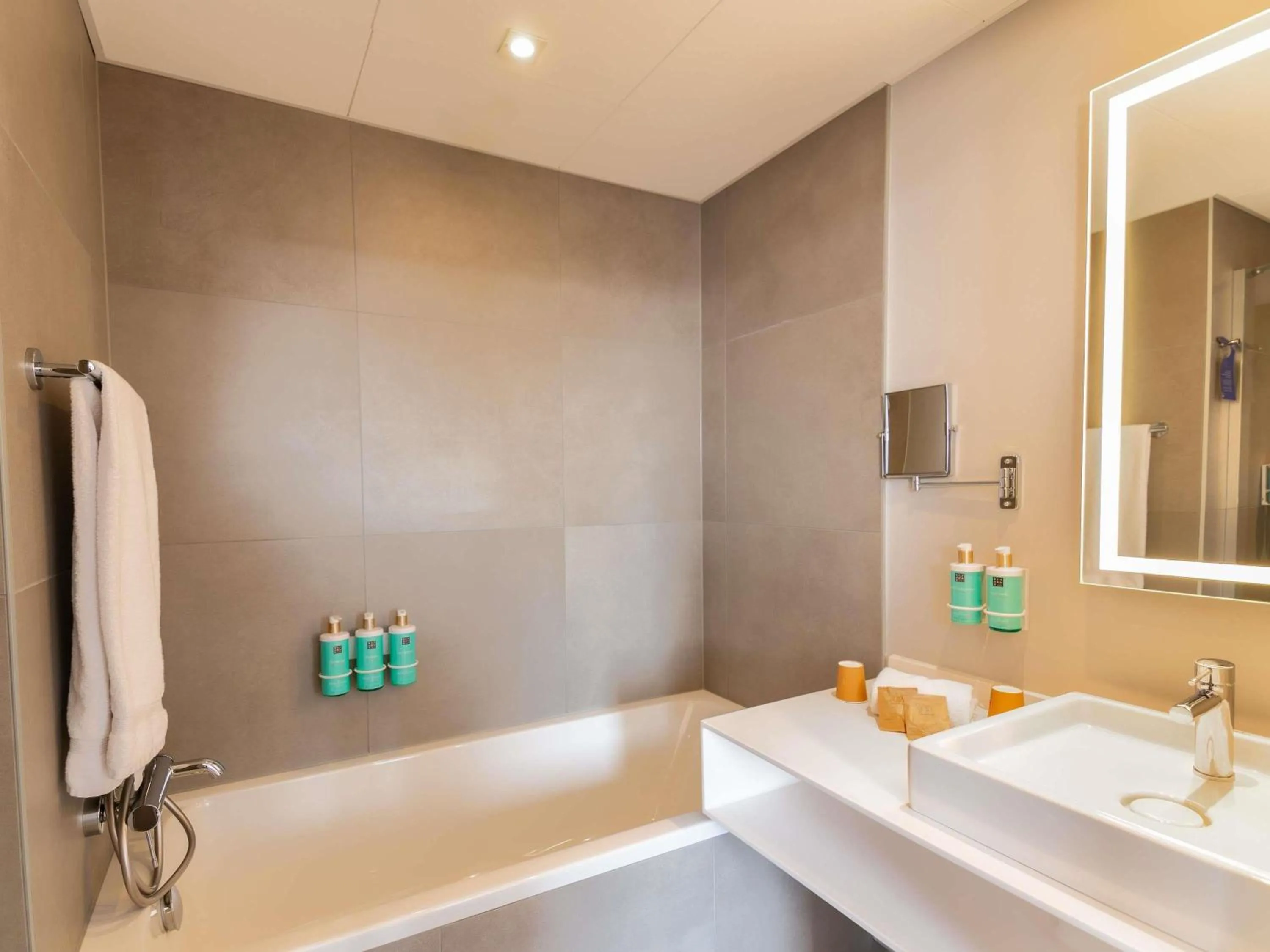 Bedroom in Novotel Suites Colmar Centre