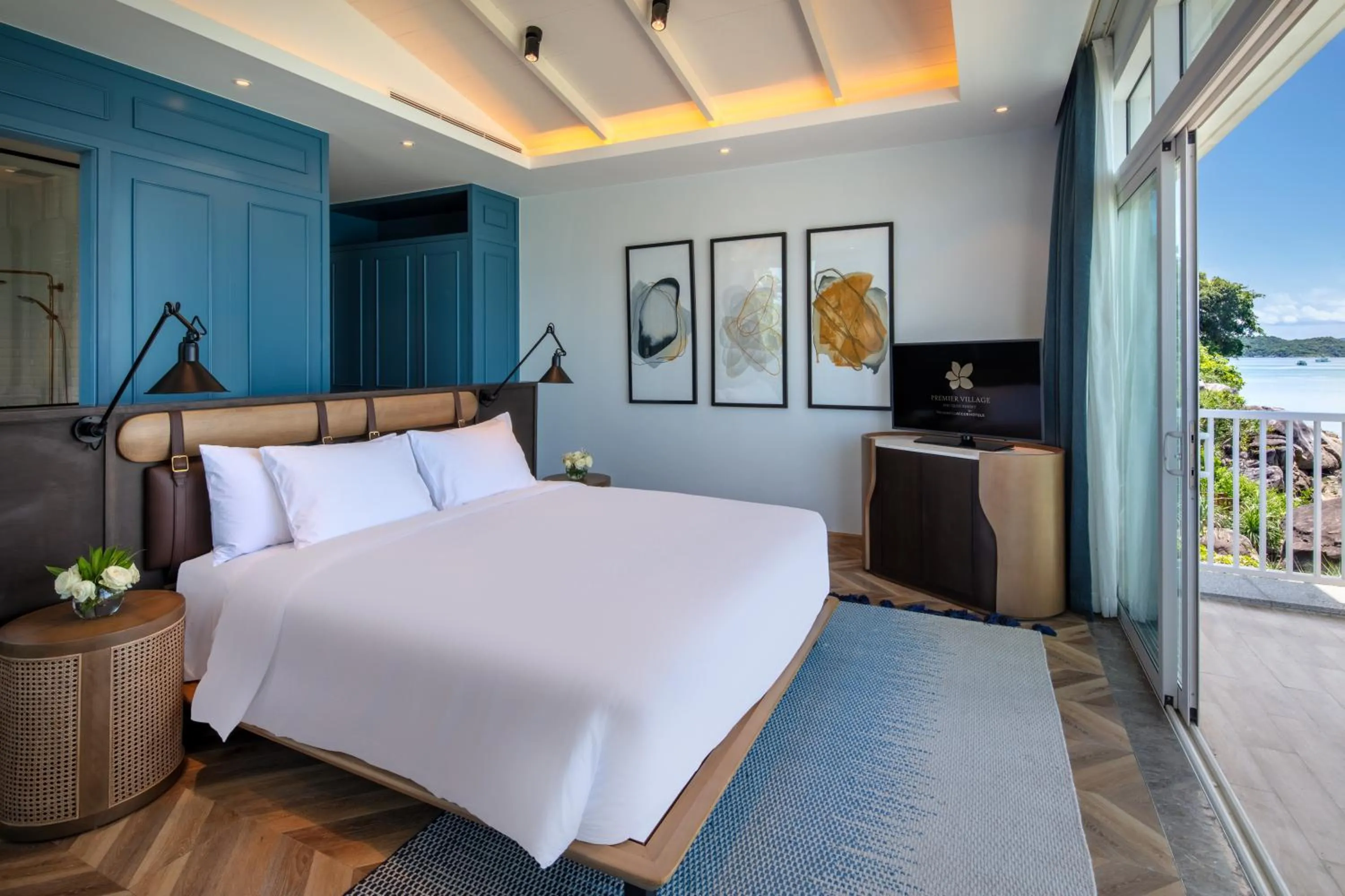 Bed in Premier Village Phu Quoc Resort Managed by Accor