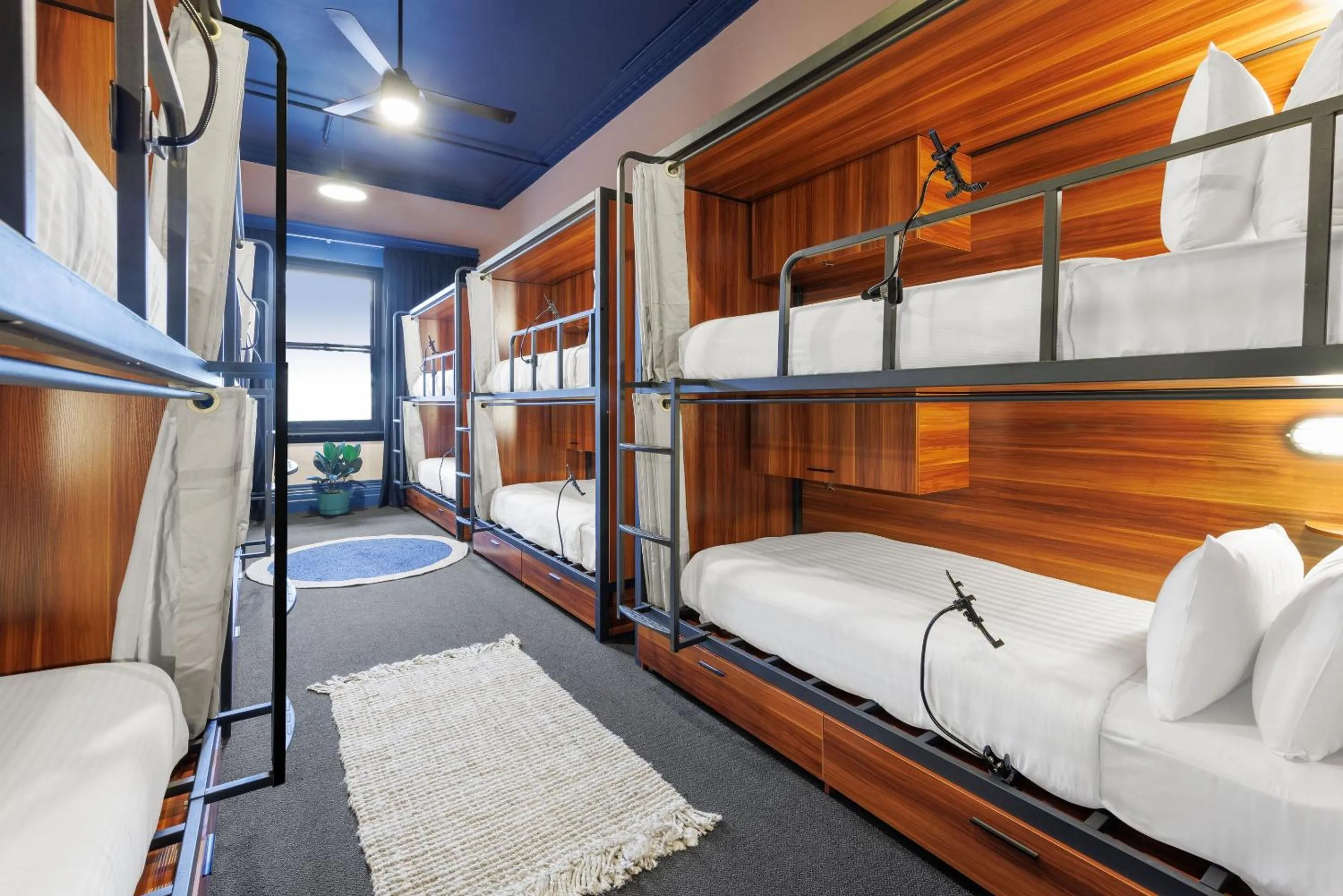 bunk bed, Bed in Roamer St Kilda