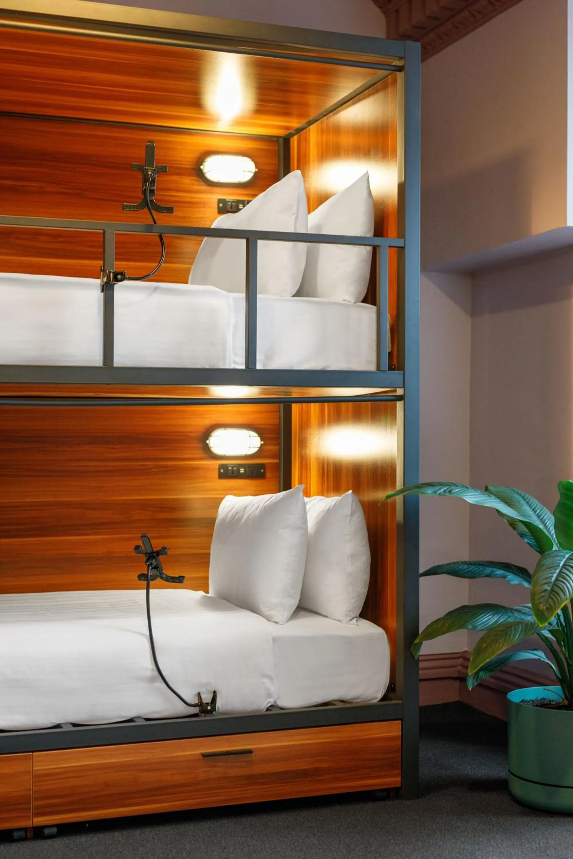 bunk bed in Roamer St Kilda