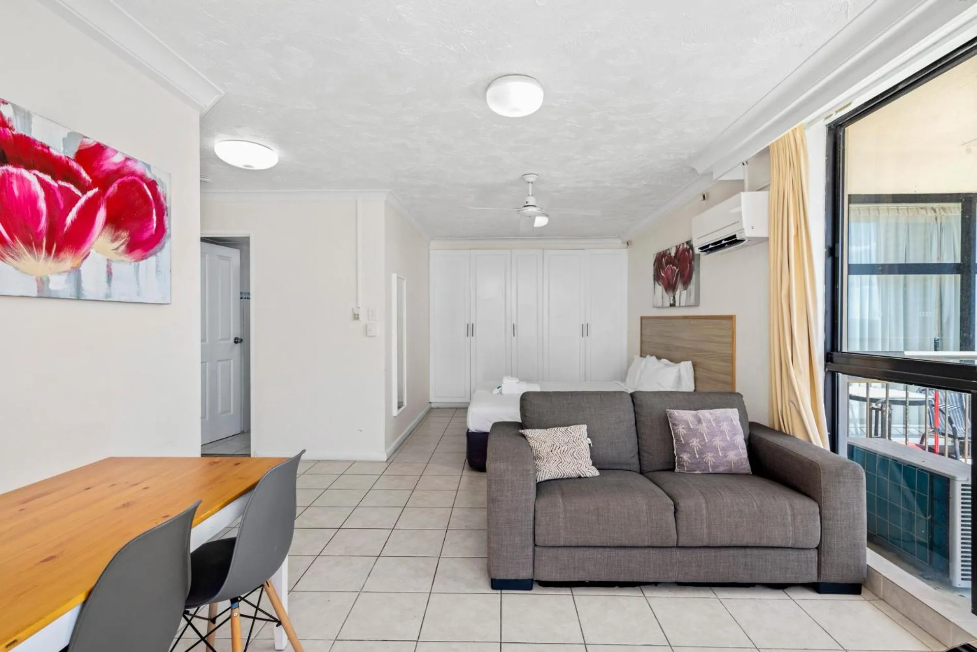 Living room in Beachcomber Resort - Official