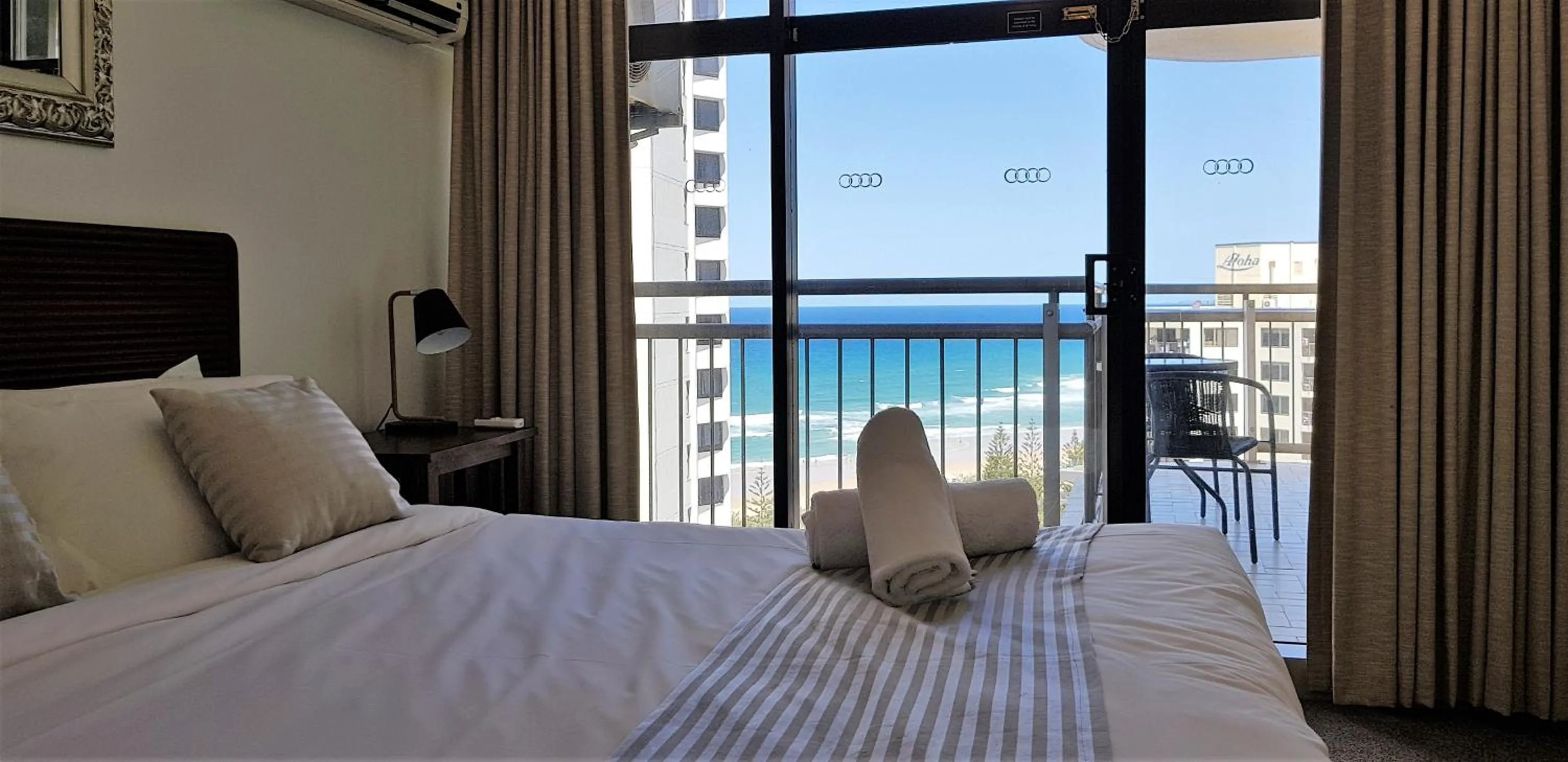 Bedroom, Bed in Beachcomber Resort - Official