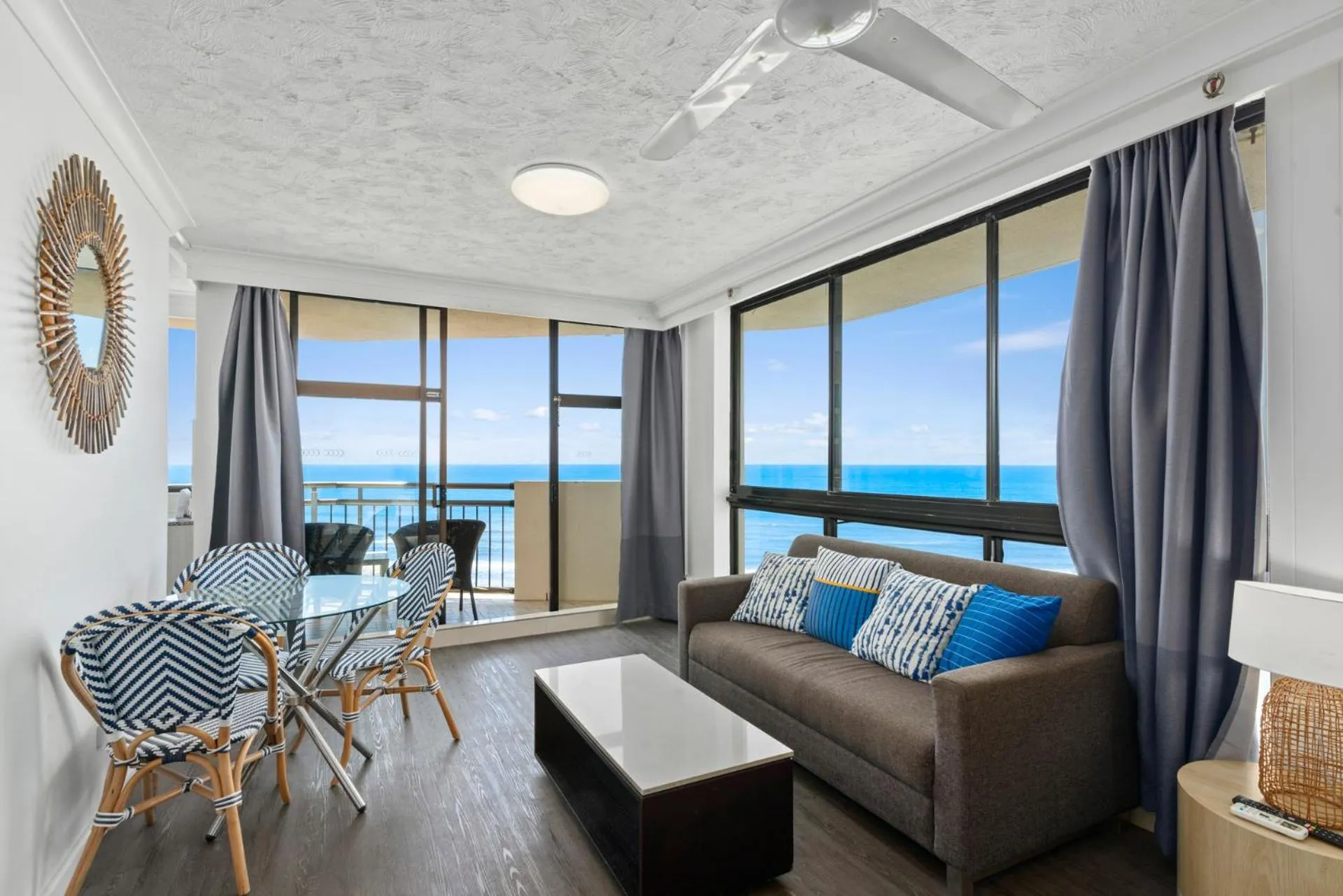 Living room in Beachcomber Resort - Official