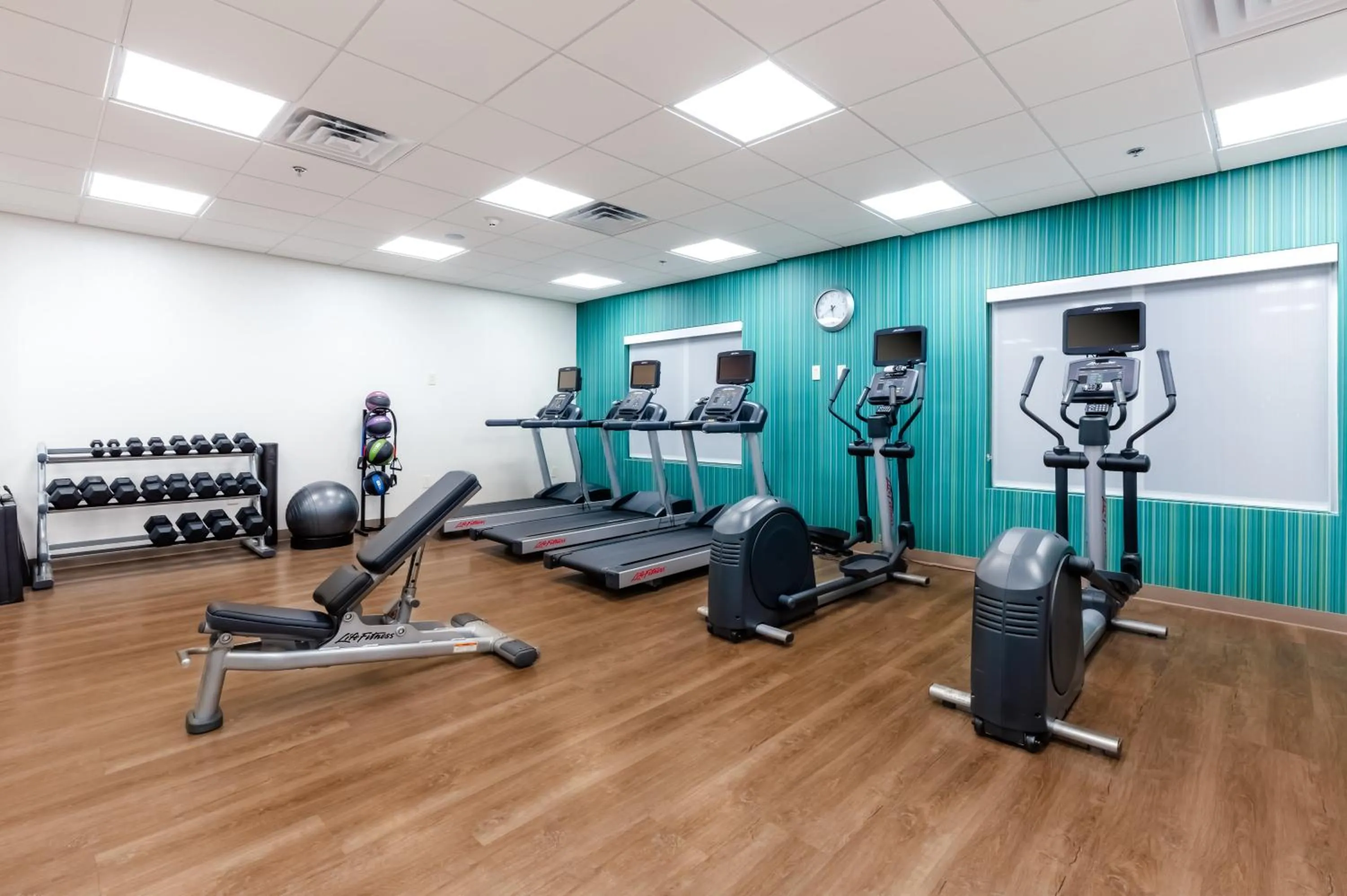 Fitness centre/facilities in Holiday Inn Express Calhoun South by IHG