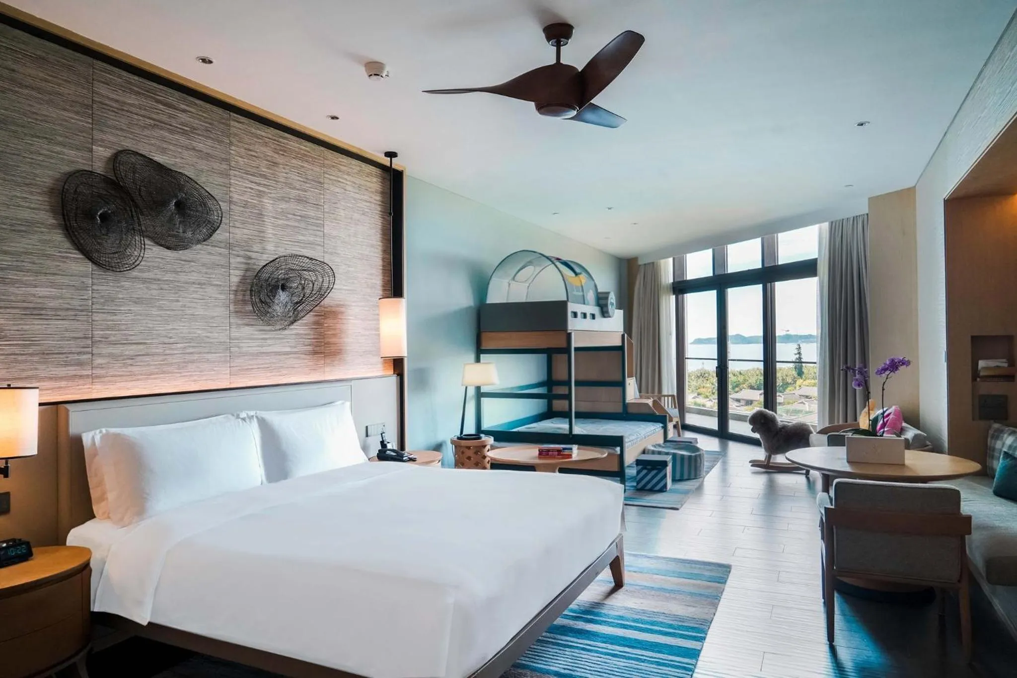 Photo of the whole room, Bed in Crowne Plaza Sanya Haitang Bay Resort by IHG
