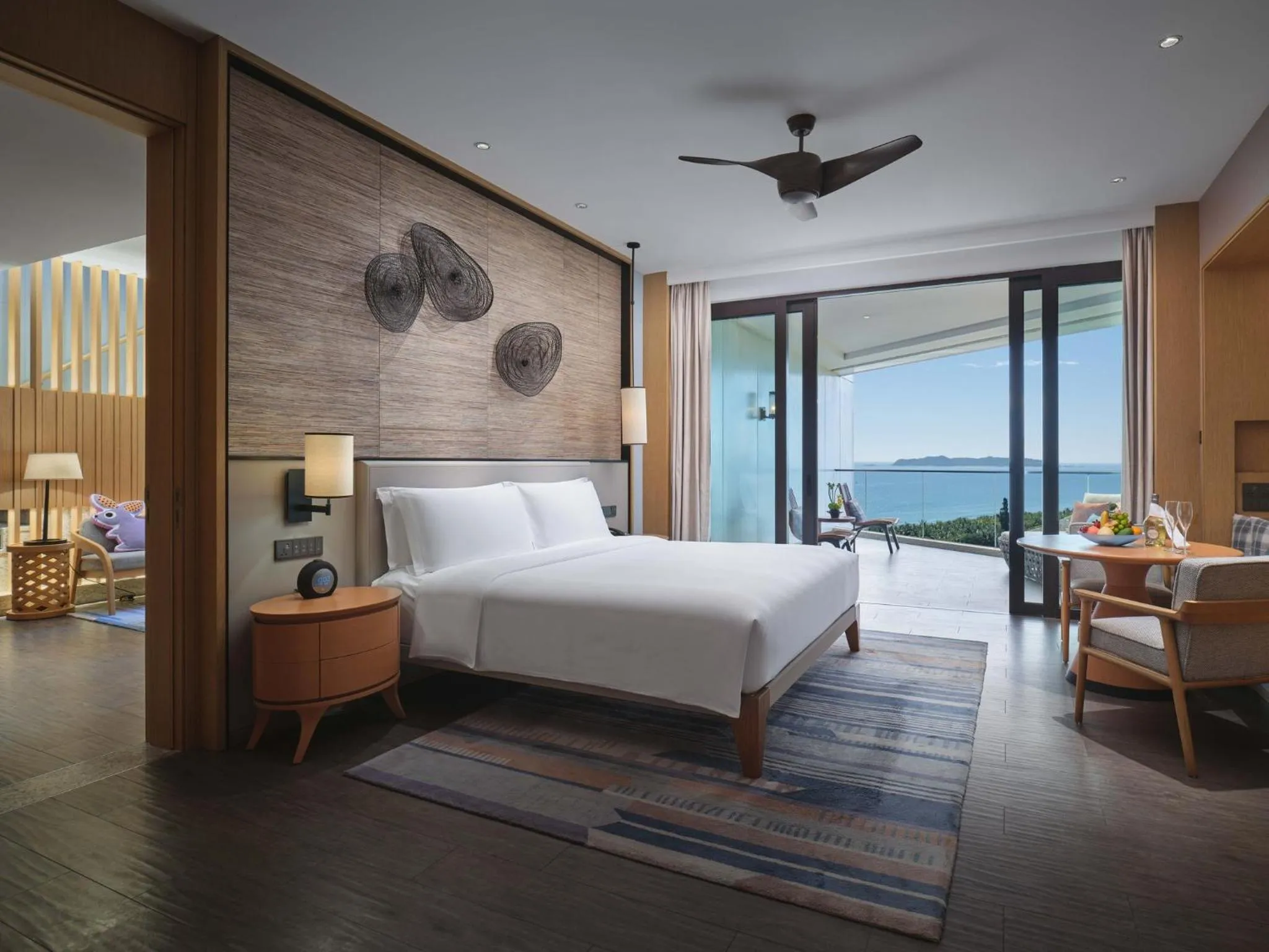 Photo of the whole room, Bed in Crowne Plaza Sanya Haitang Bay Resort by IHG