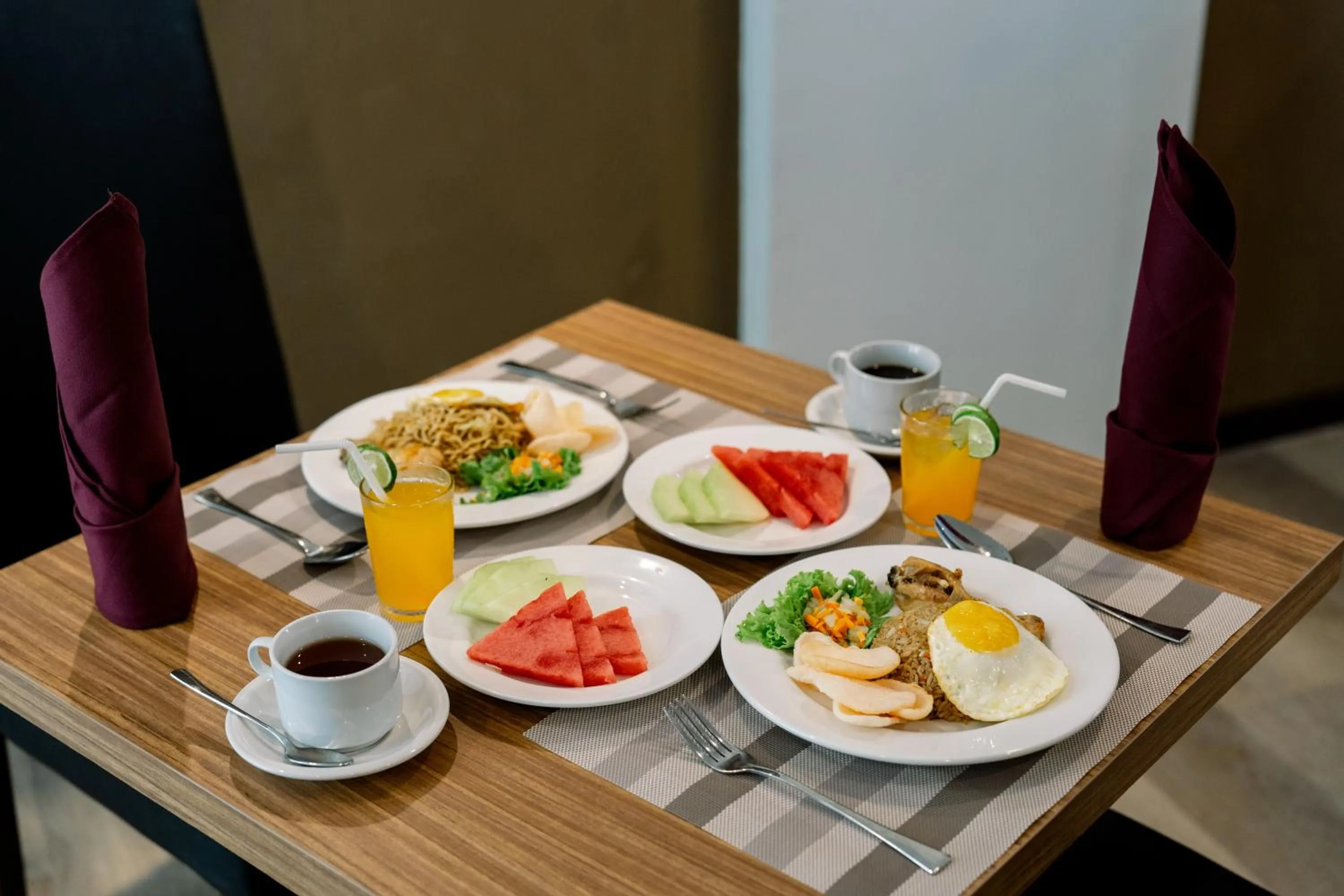 Breakfast in Everyday Hotel Kuta Central