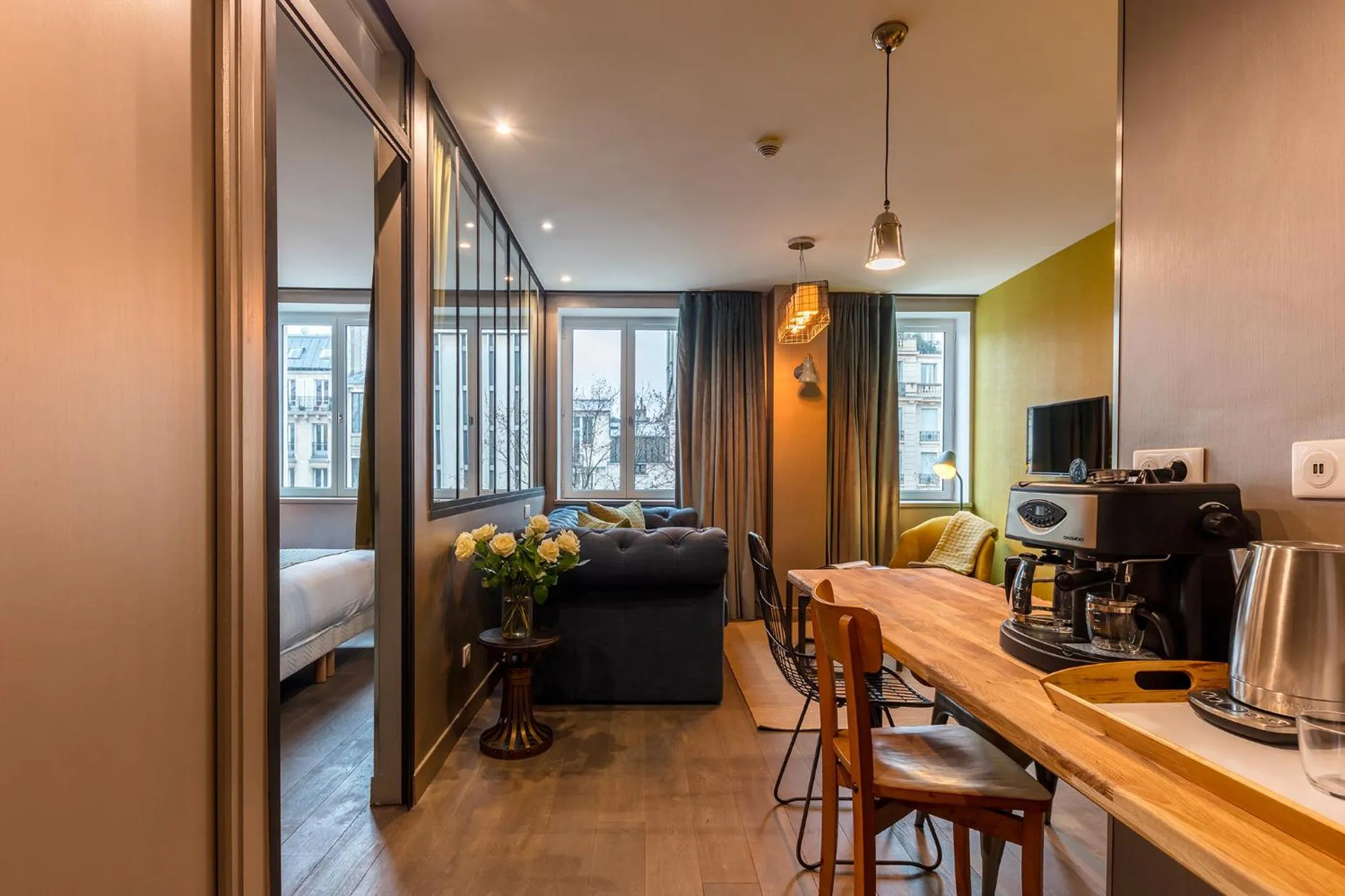 Dining area, Bed in BE YOU LUXURY APART'HÔTEL Paris