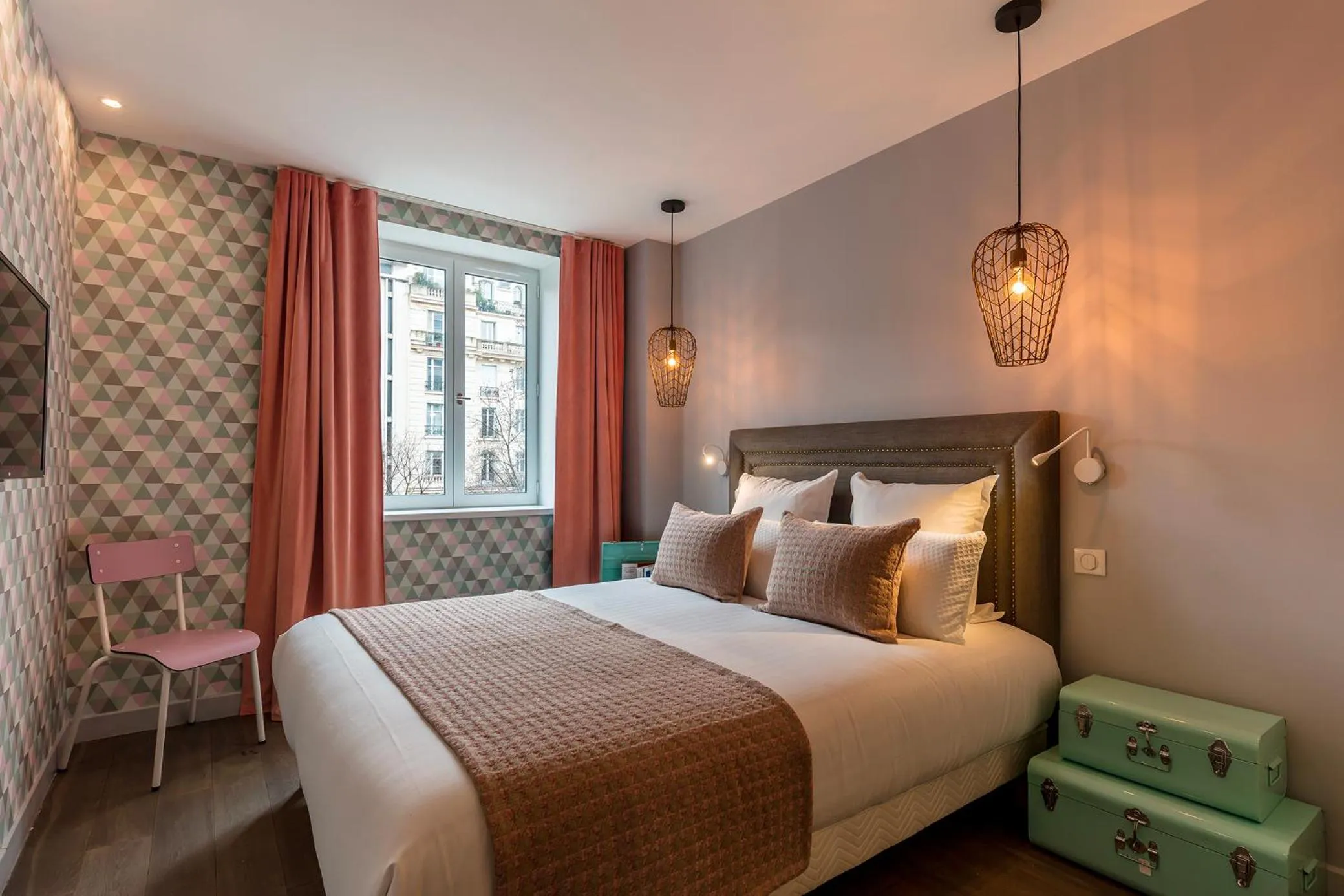Bed in BE YOU LUXURY APART'HÔTEL Paris