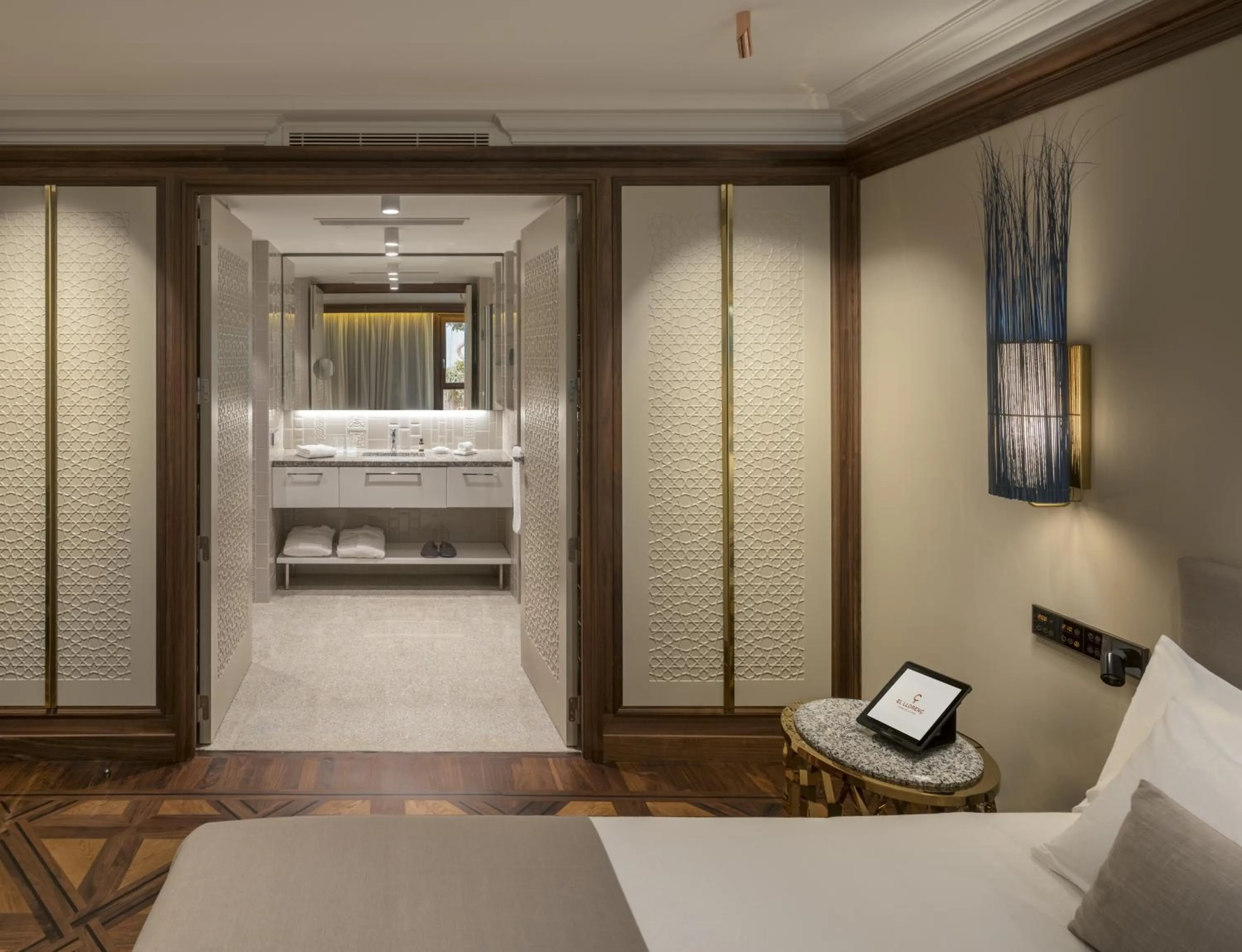 Bathroom, Bed in El Llorenc Parc de la Mar - Adults Only (+16)