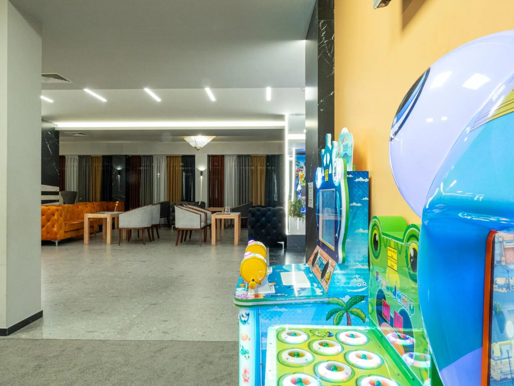 Communal lounge/ TV room in SPA Hotel Olymp