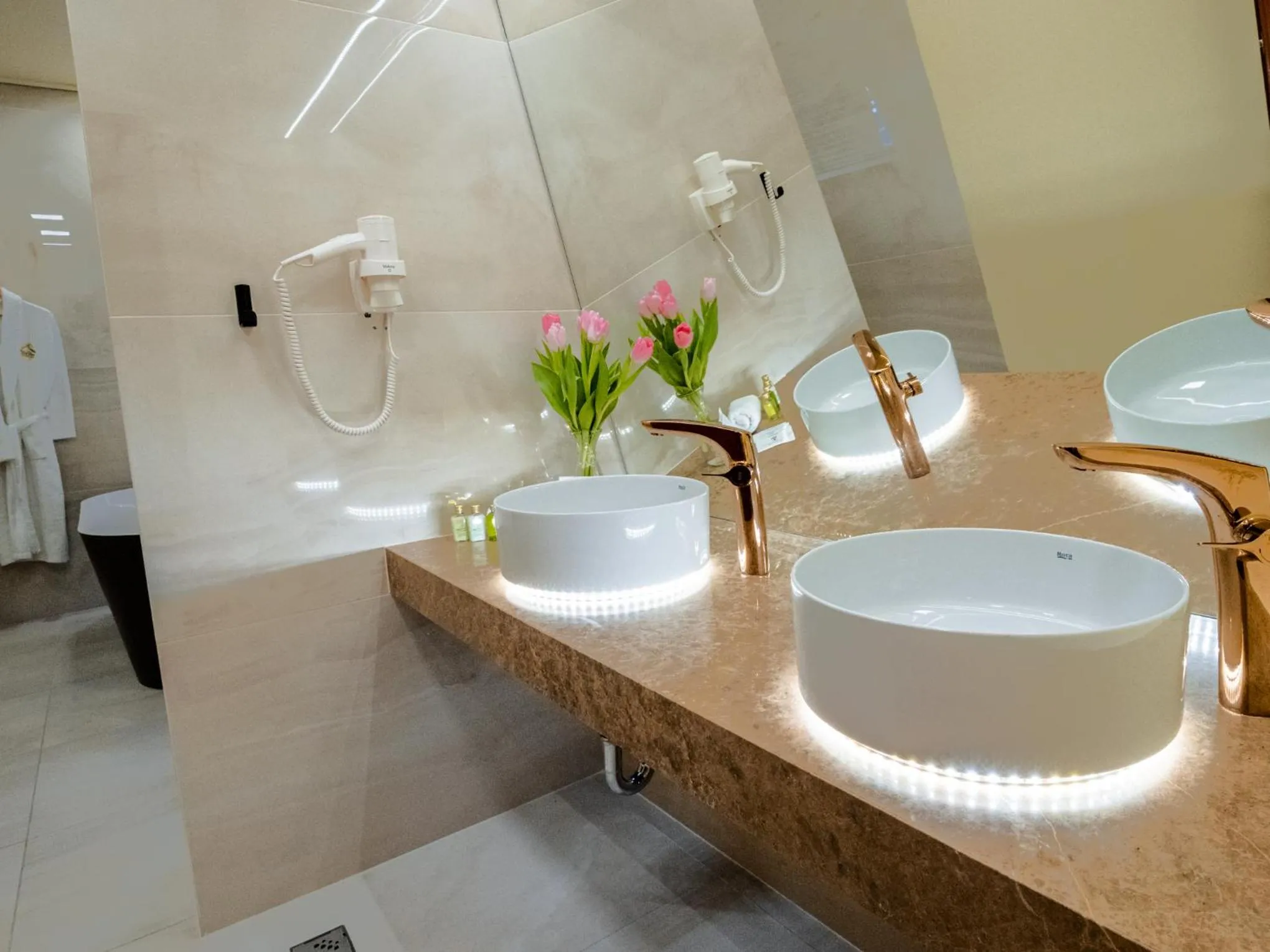 Shower in SPA Hotel Olymp