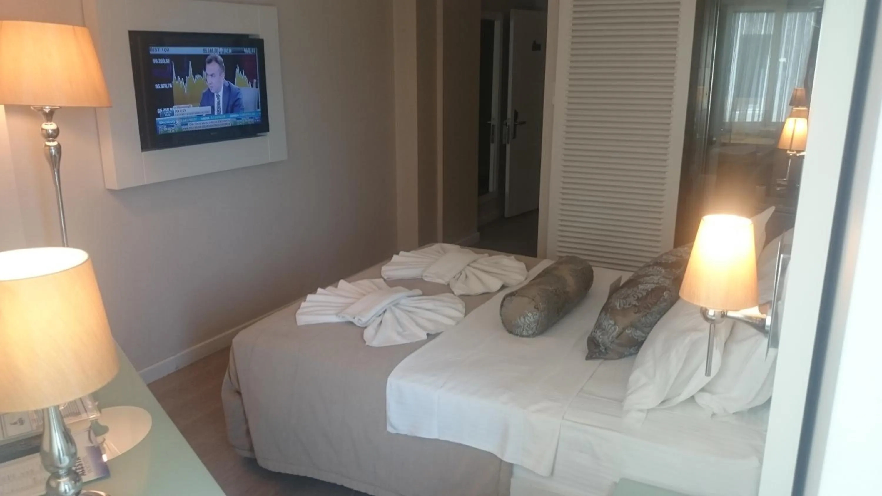 Photo of the whole room, Bed in Alesta Yacht Hotel