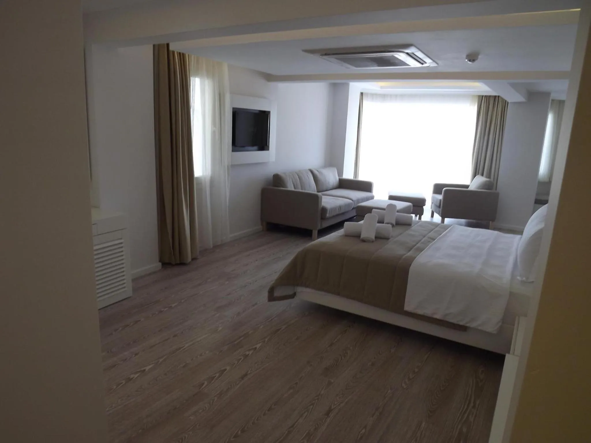 Photo of the whole room, Bed in Alesta Yacht Hotel