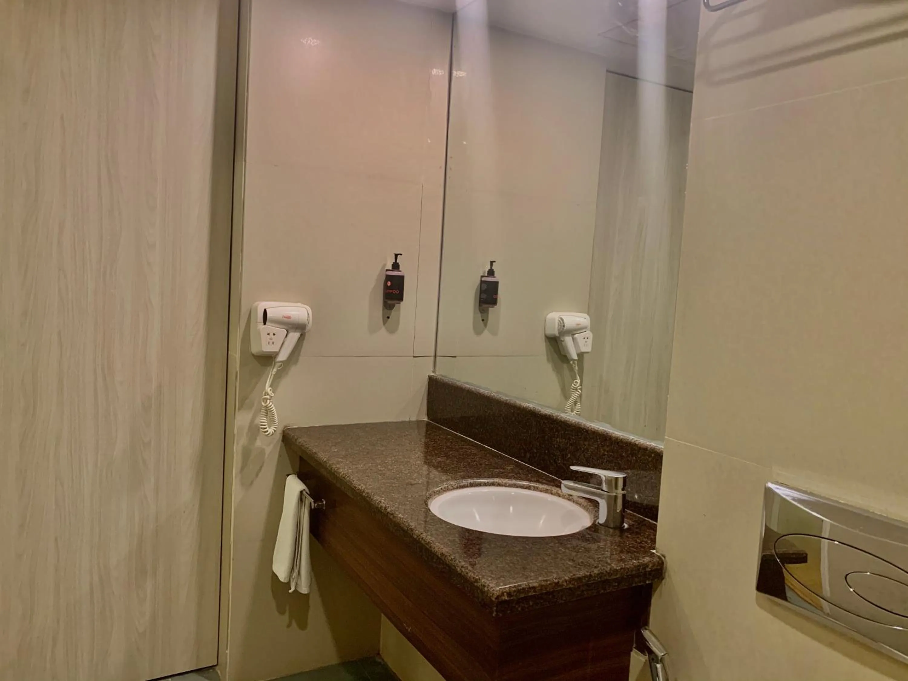 Bathroom in Ginger Vadodara RCR