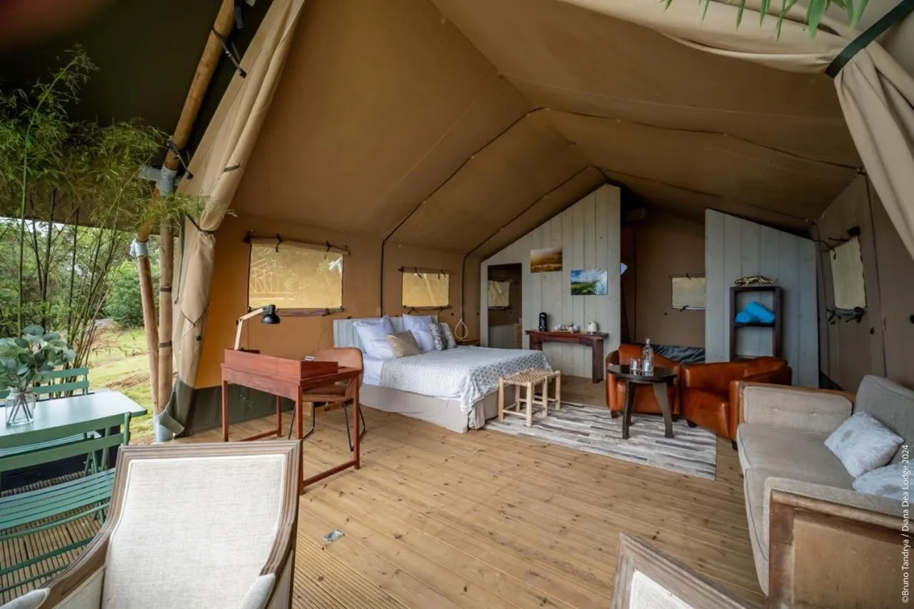 Patio, Bed in Hôtel Diana Dea Lodge & SPA