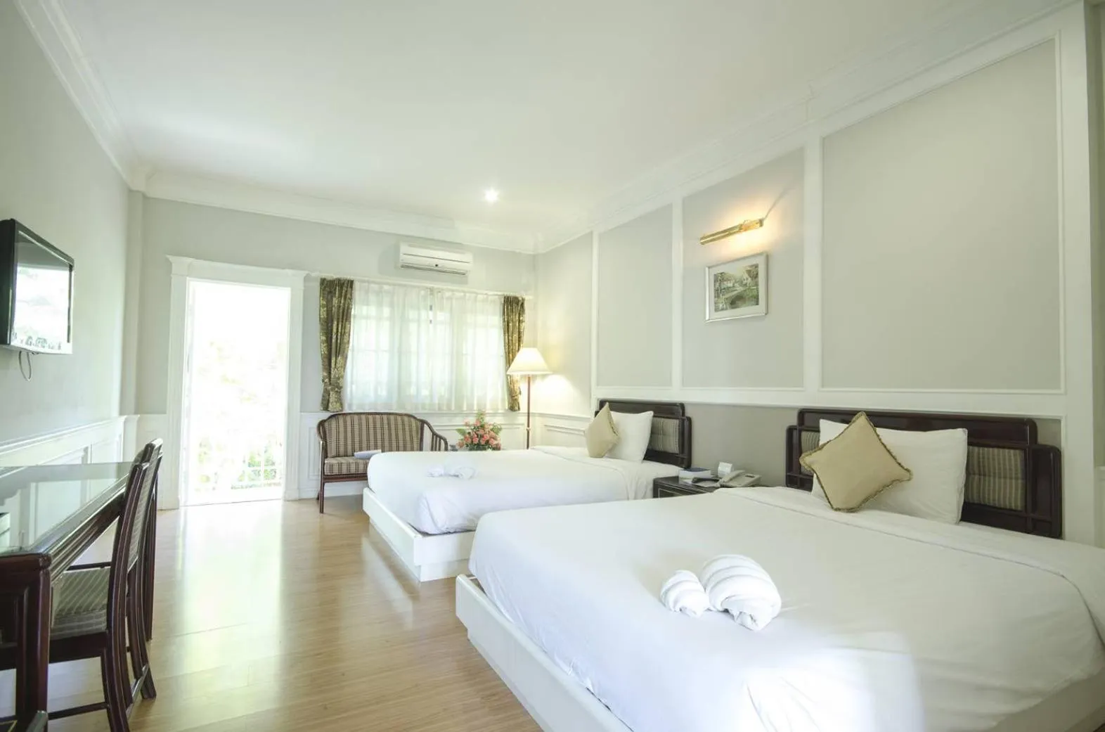 Bed in Rachawadee Khonkaen Airport Hotel