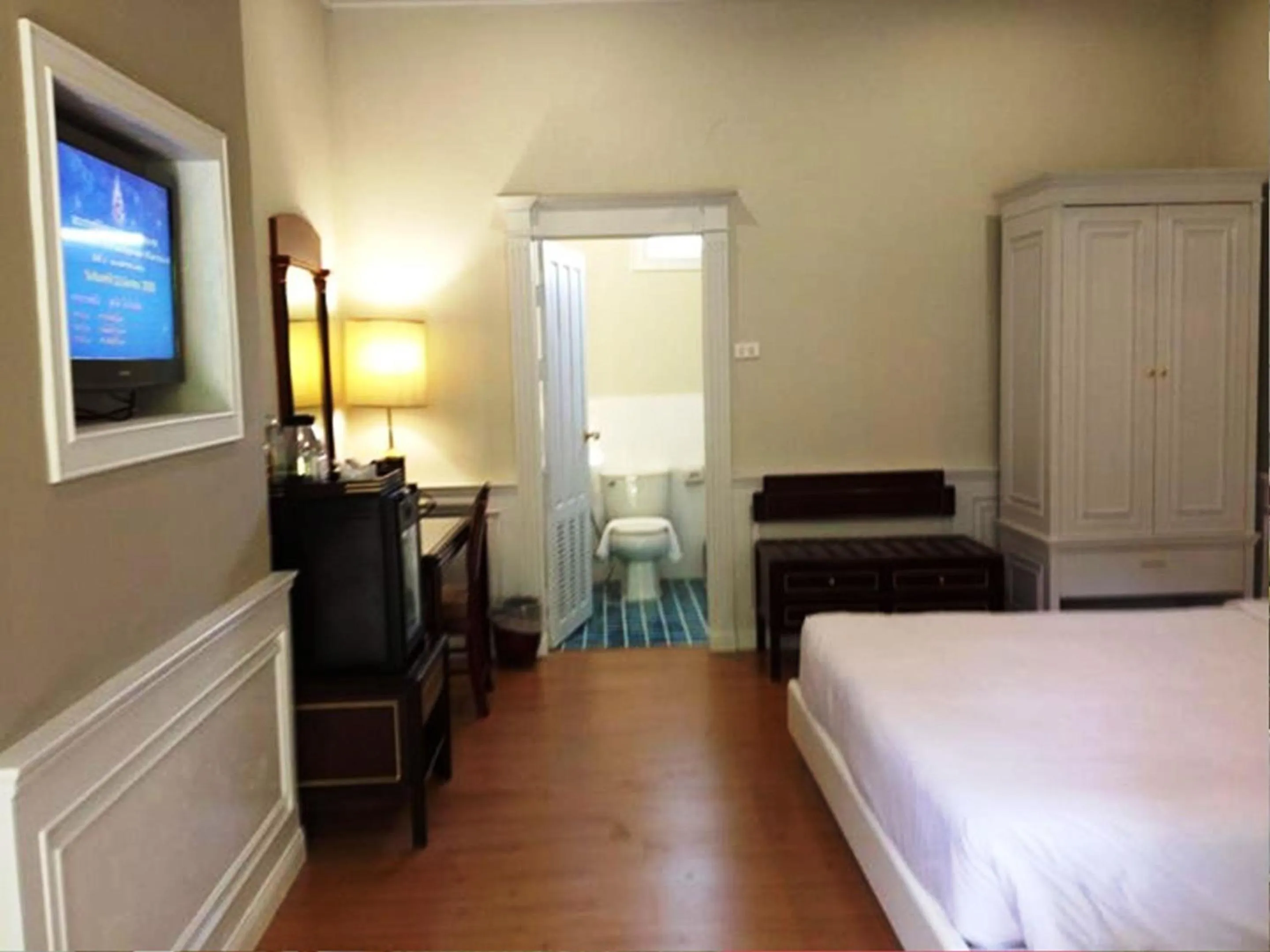 Bed in Rachawadee Khonkaen Airport Hotel