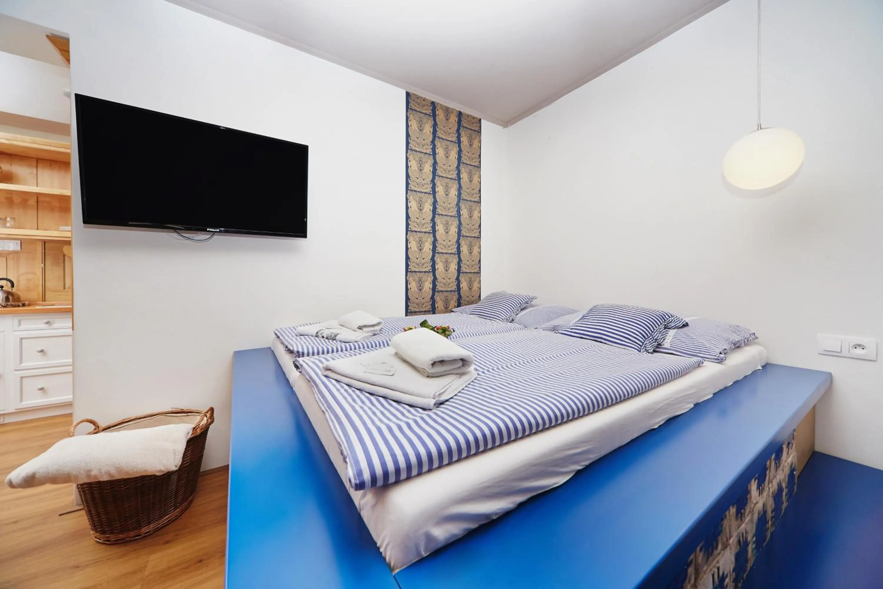 Bed in Vltavská pohádka