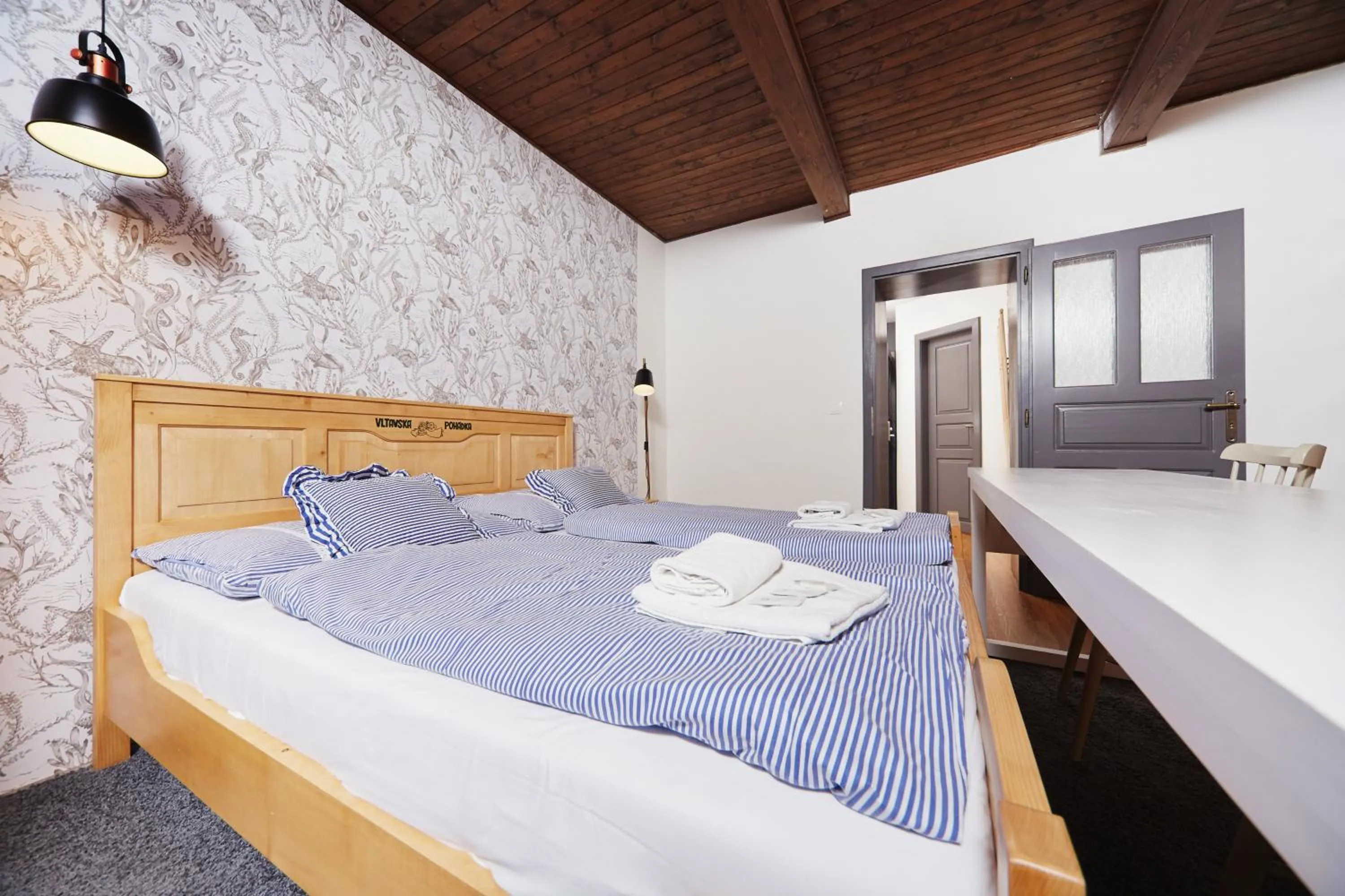 Bed in Vltavská pohádka