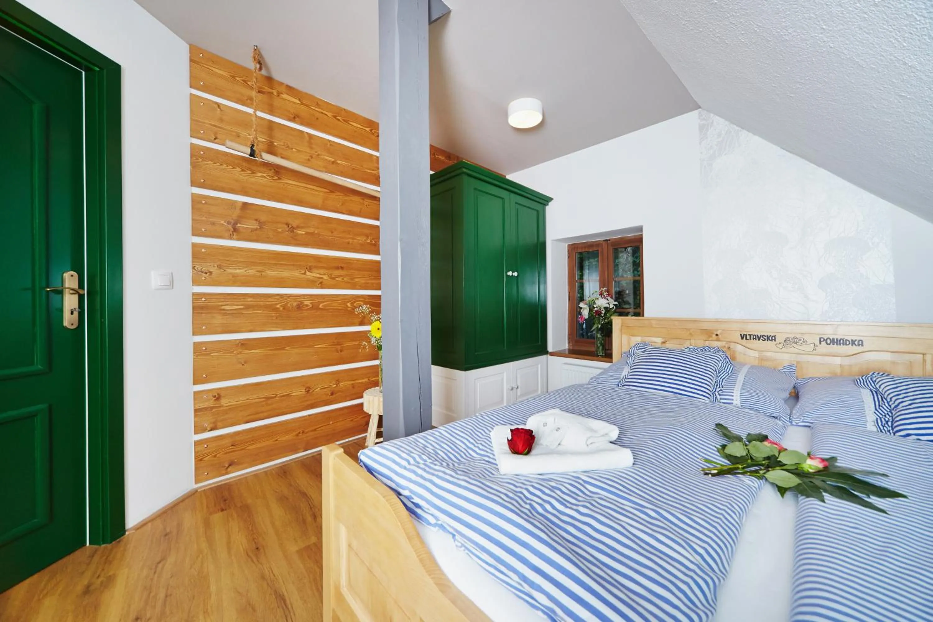 Bed in Vltavská pohádka