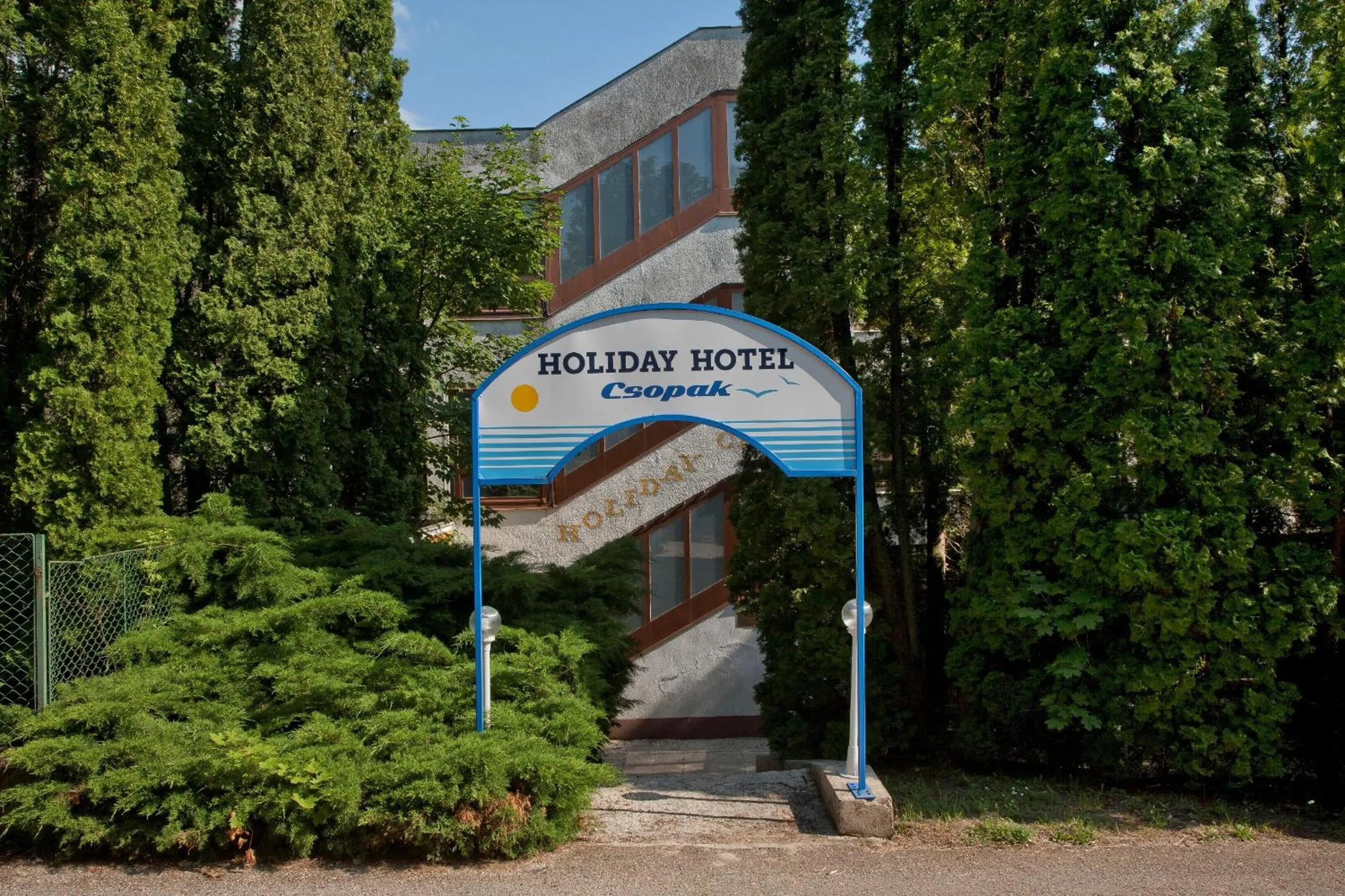 Facade/entrance in Hotel Holiday Csopak