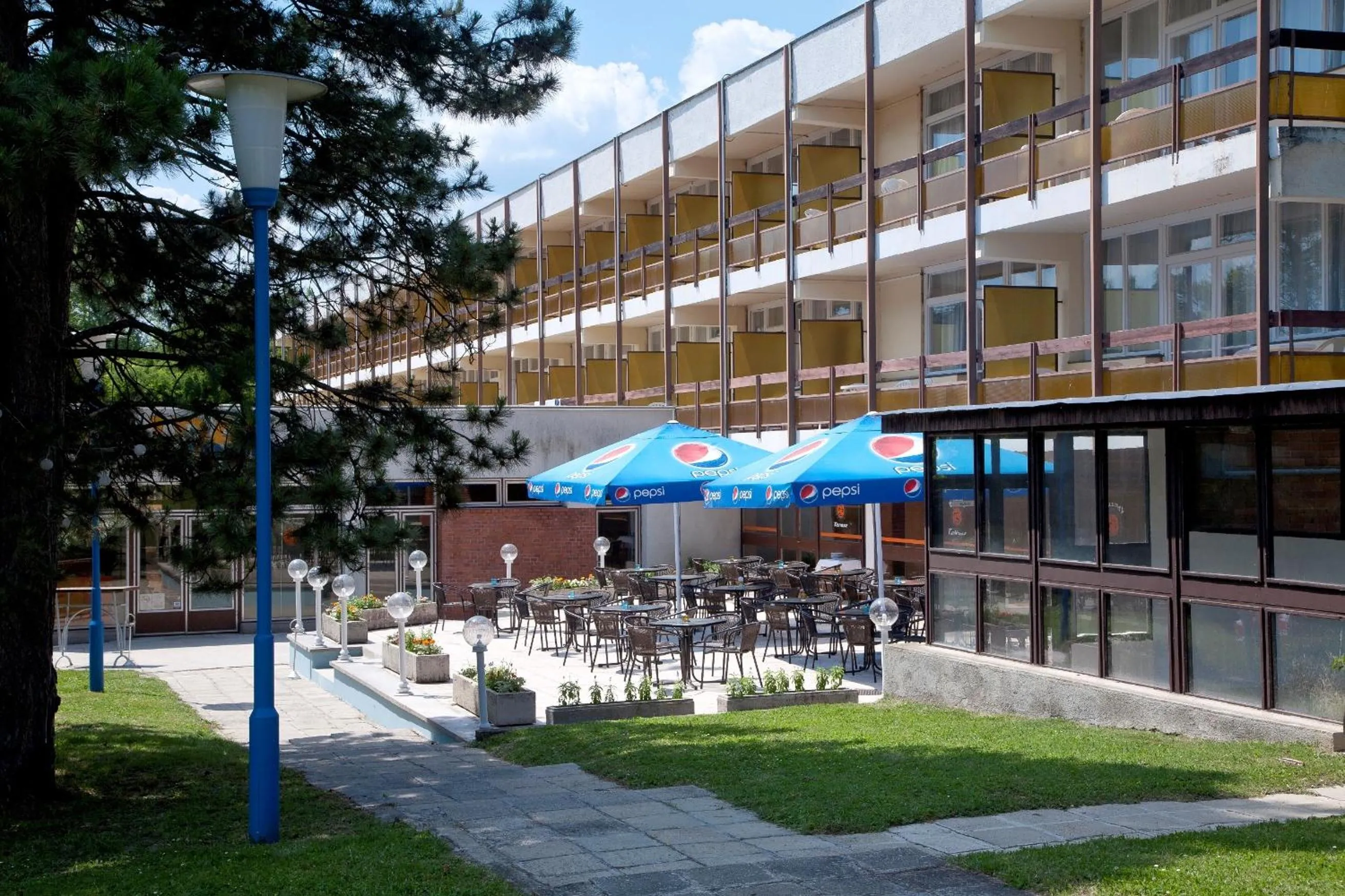 Property building in Hotel Holiday Csopak