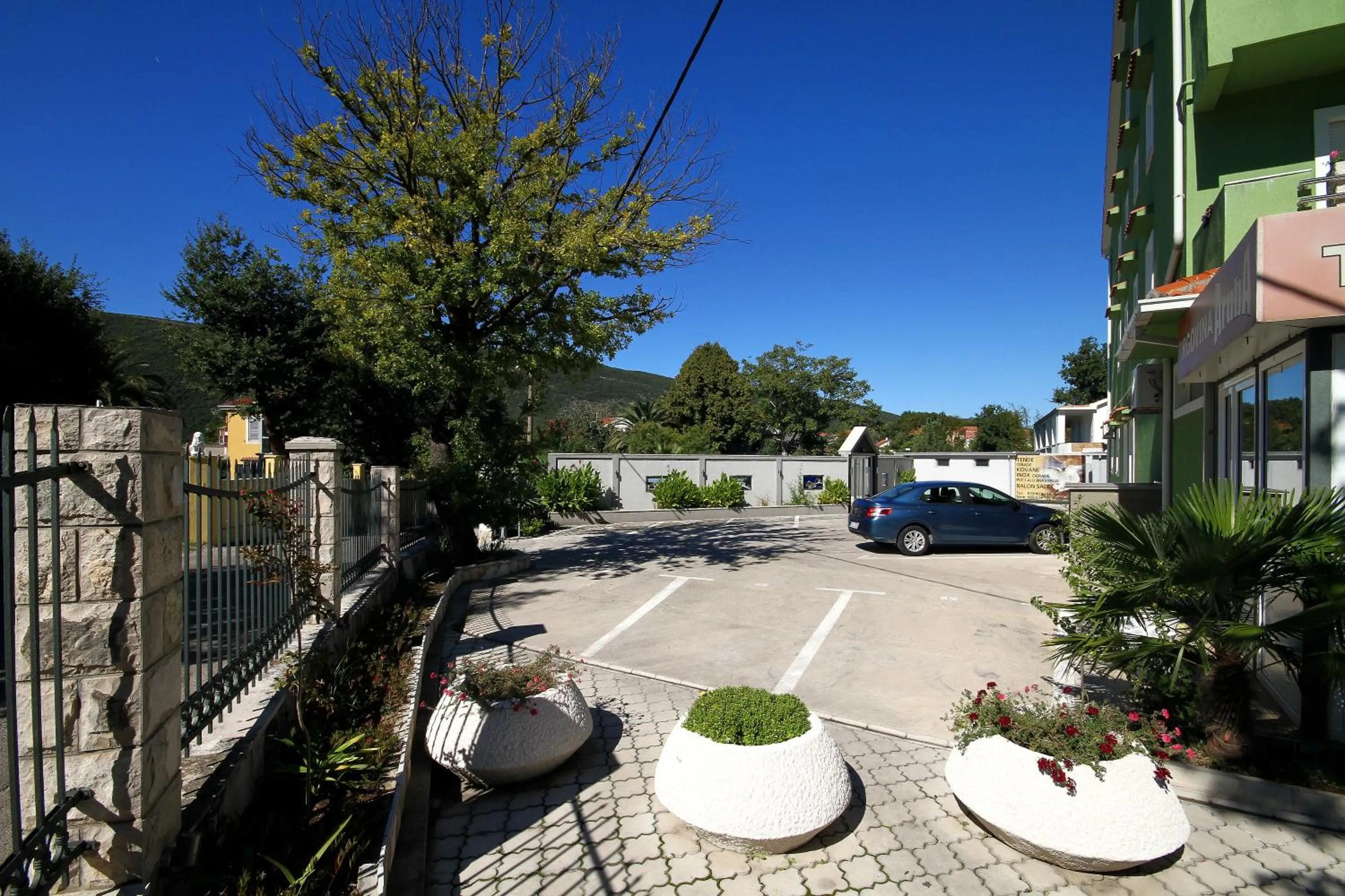 Facade/entrance in Hotel Aruba