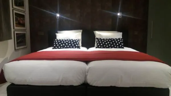 Property building, Bed in "Un matin au jardin"