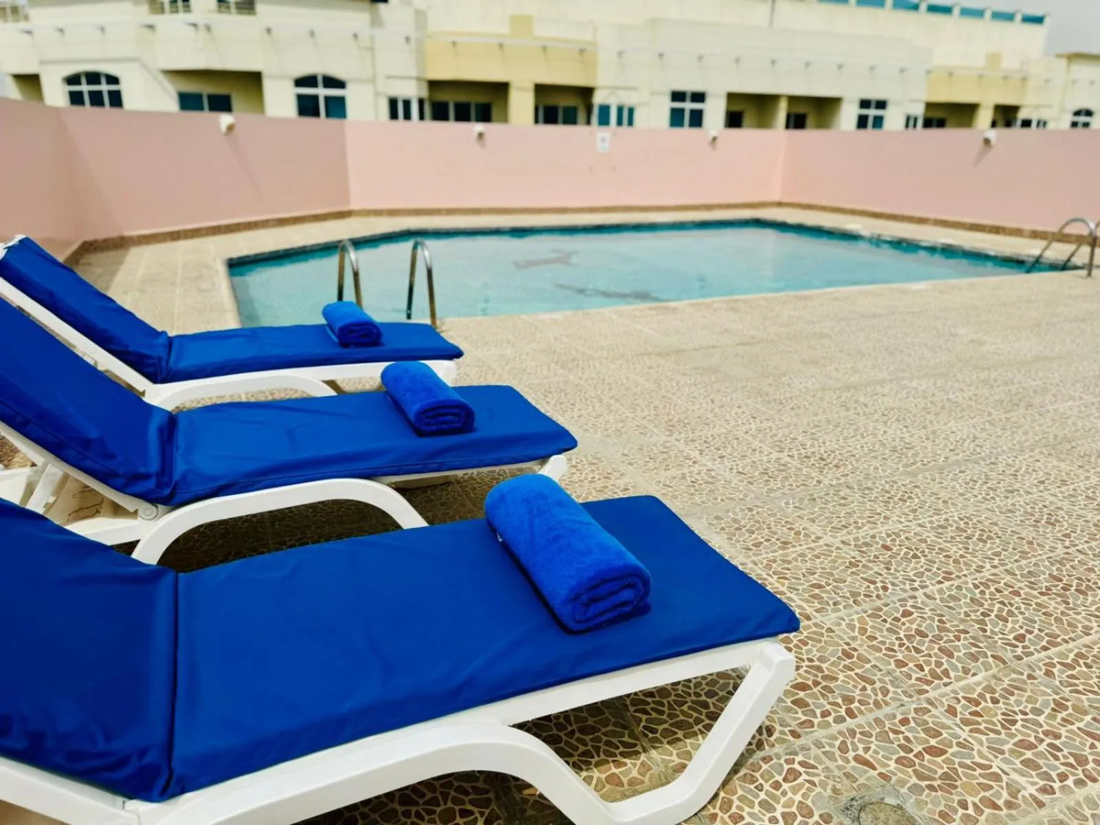 Swimming pool in Fortune Plaza Hotel, Dubai Airport
