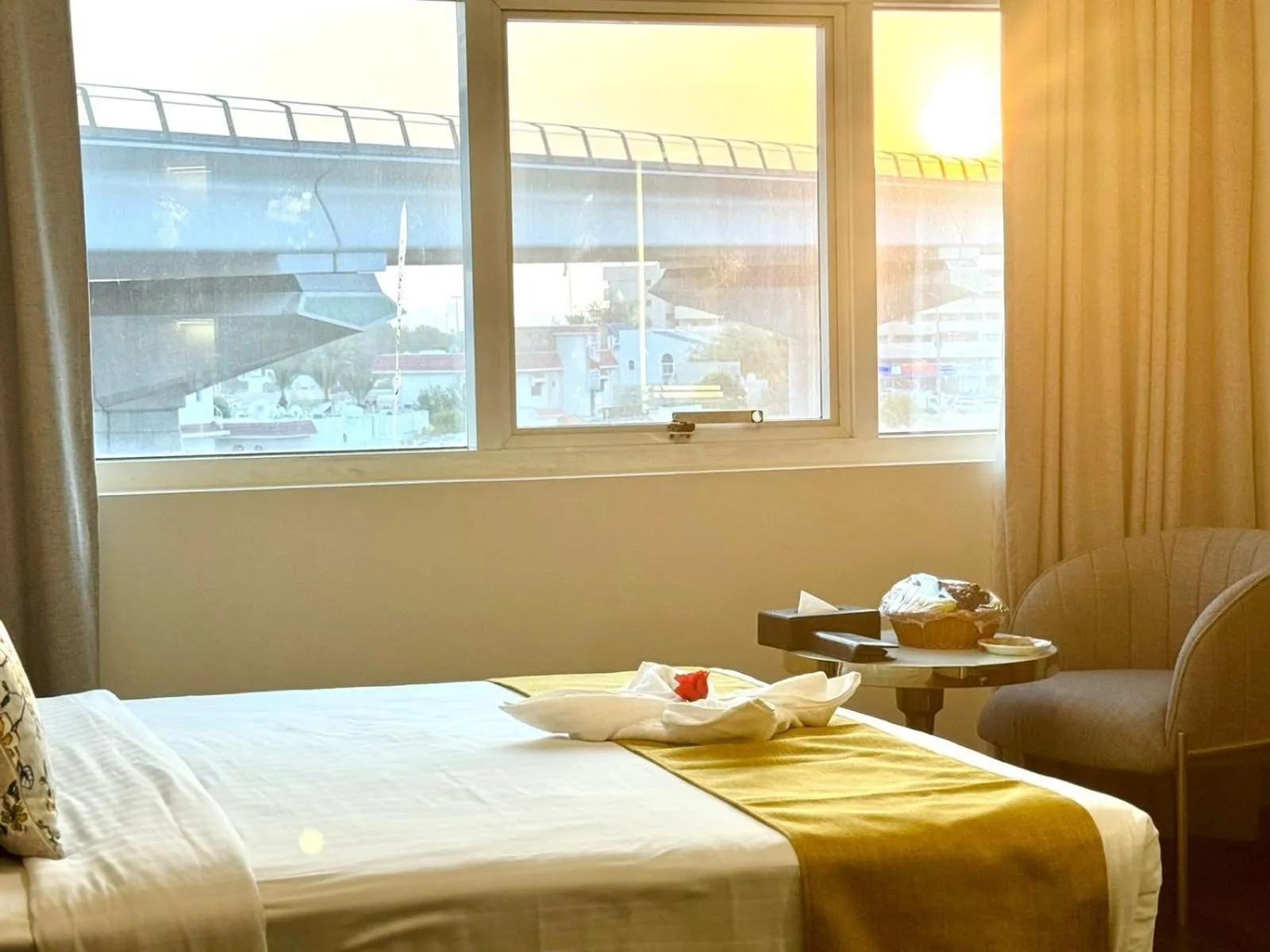 Bedroom, Bed in Fortune Plaza Hotel, Dubai Airport