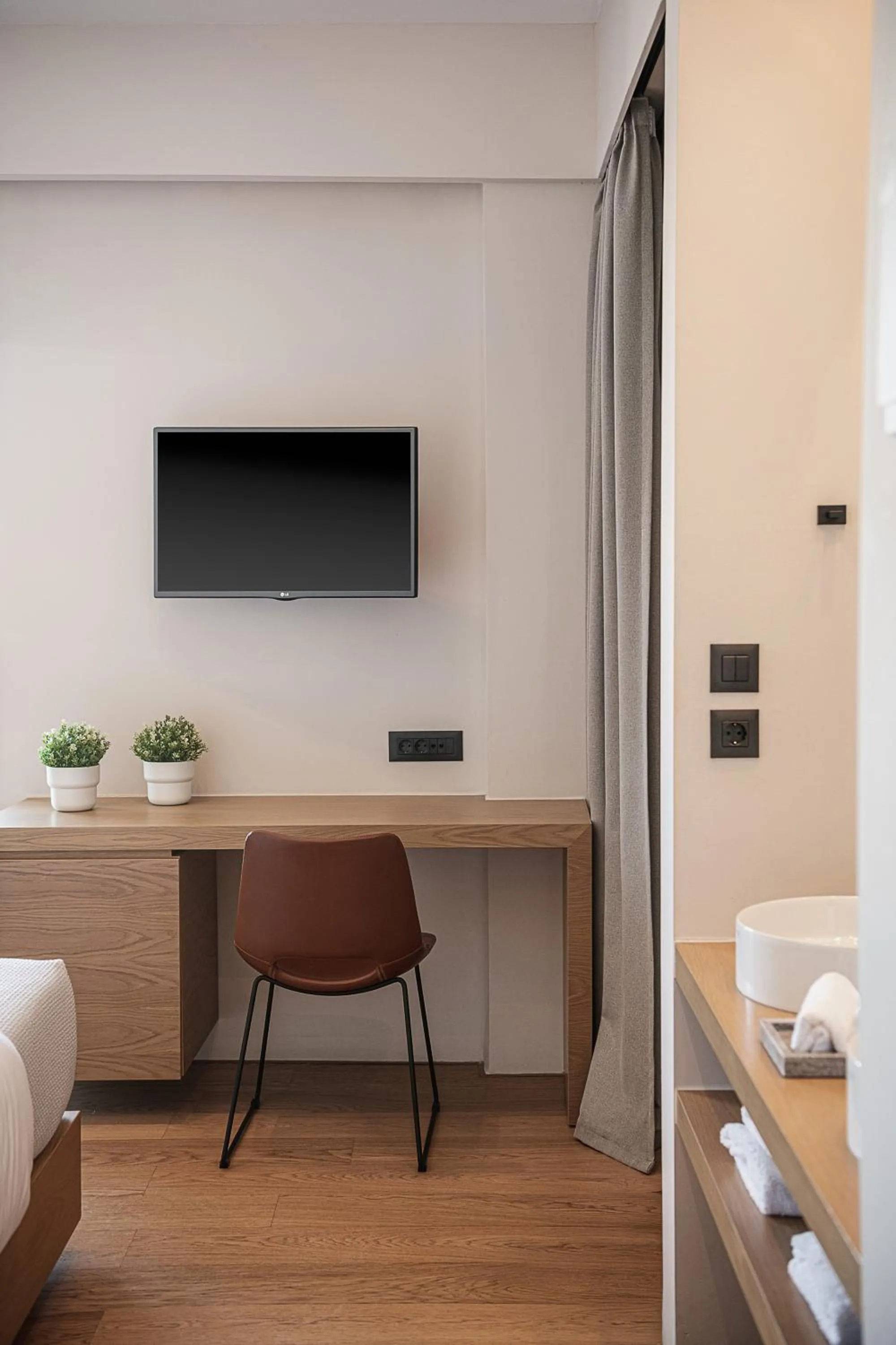 TV and multimedia in Theofilos City Hotel