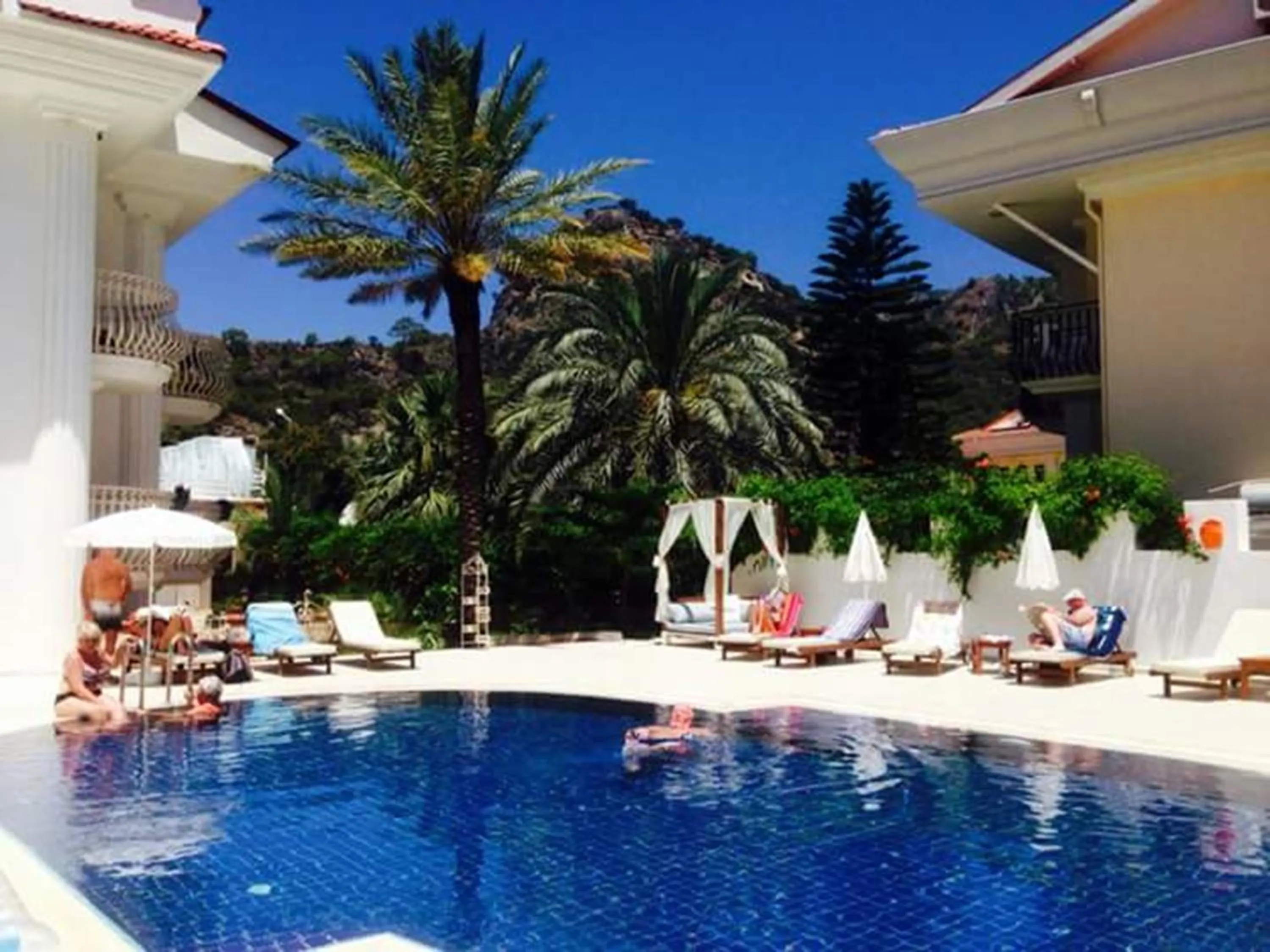 Pool view in S3 Hotels Orange