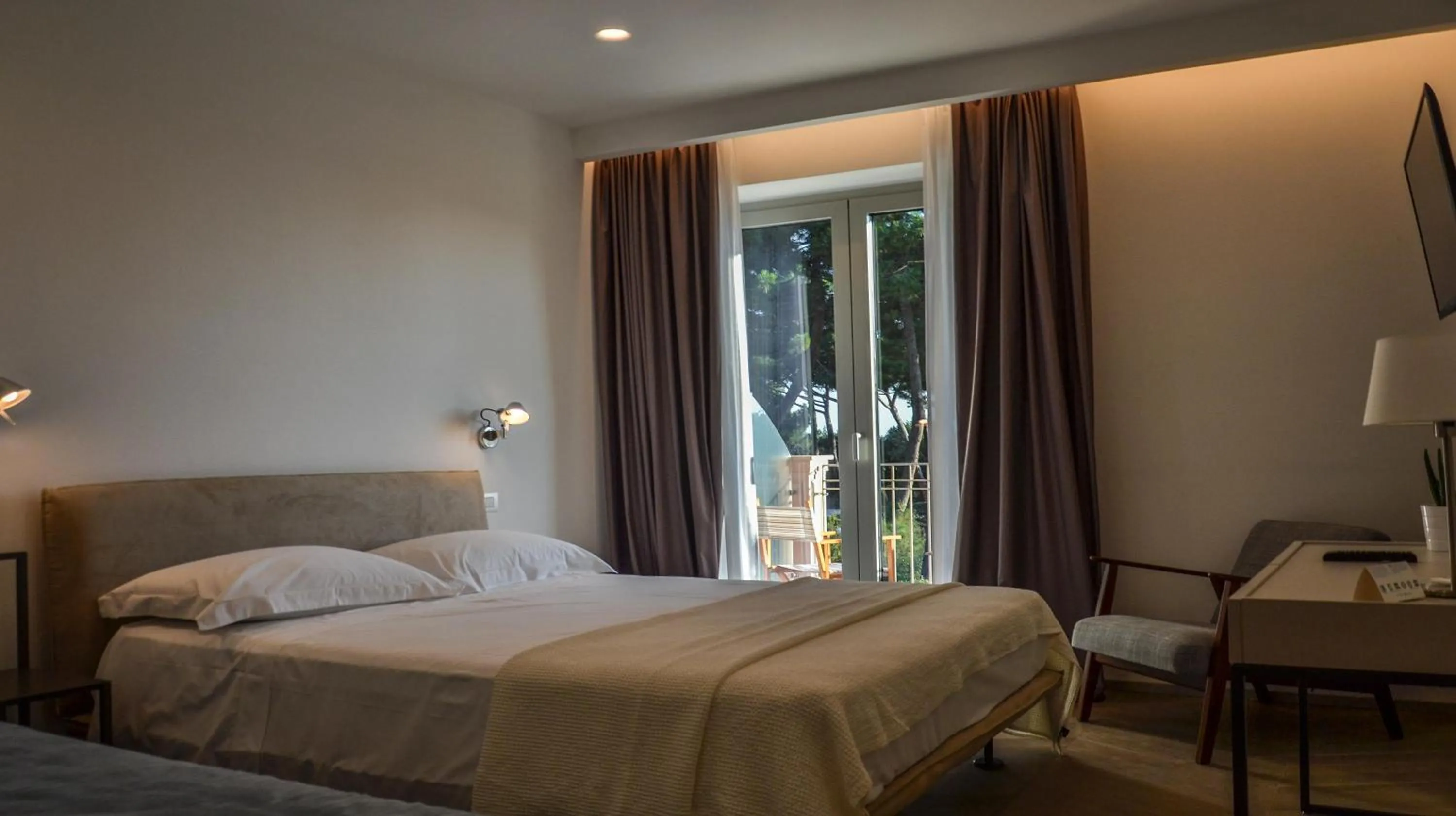 Photo of the whole room, Bed in Hotel Villa Elsa