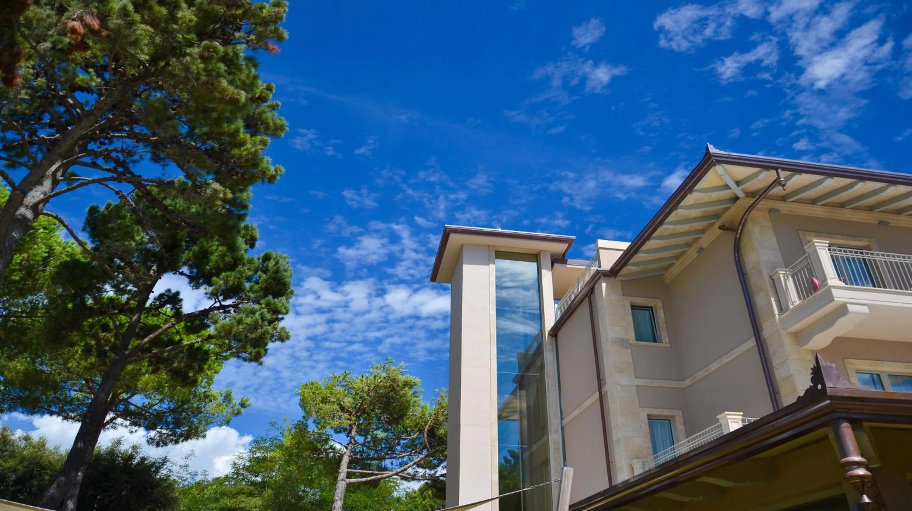 Facade/entrance in Hotel Villa Elsa