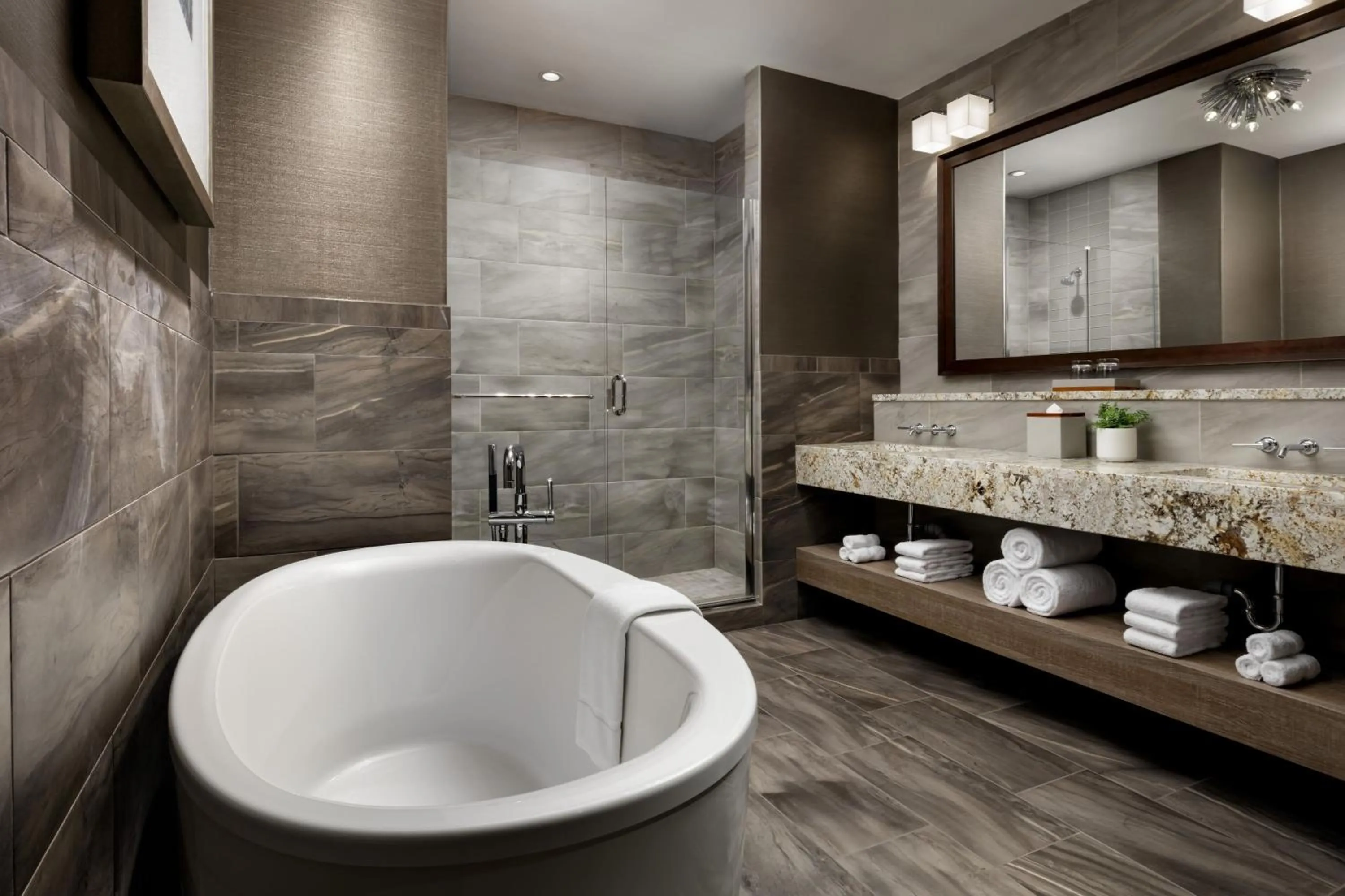 Bathroom in The Josie Hotel, Autograph Collection